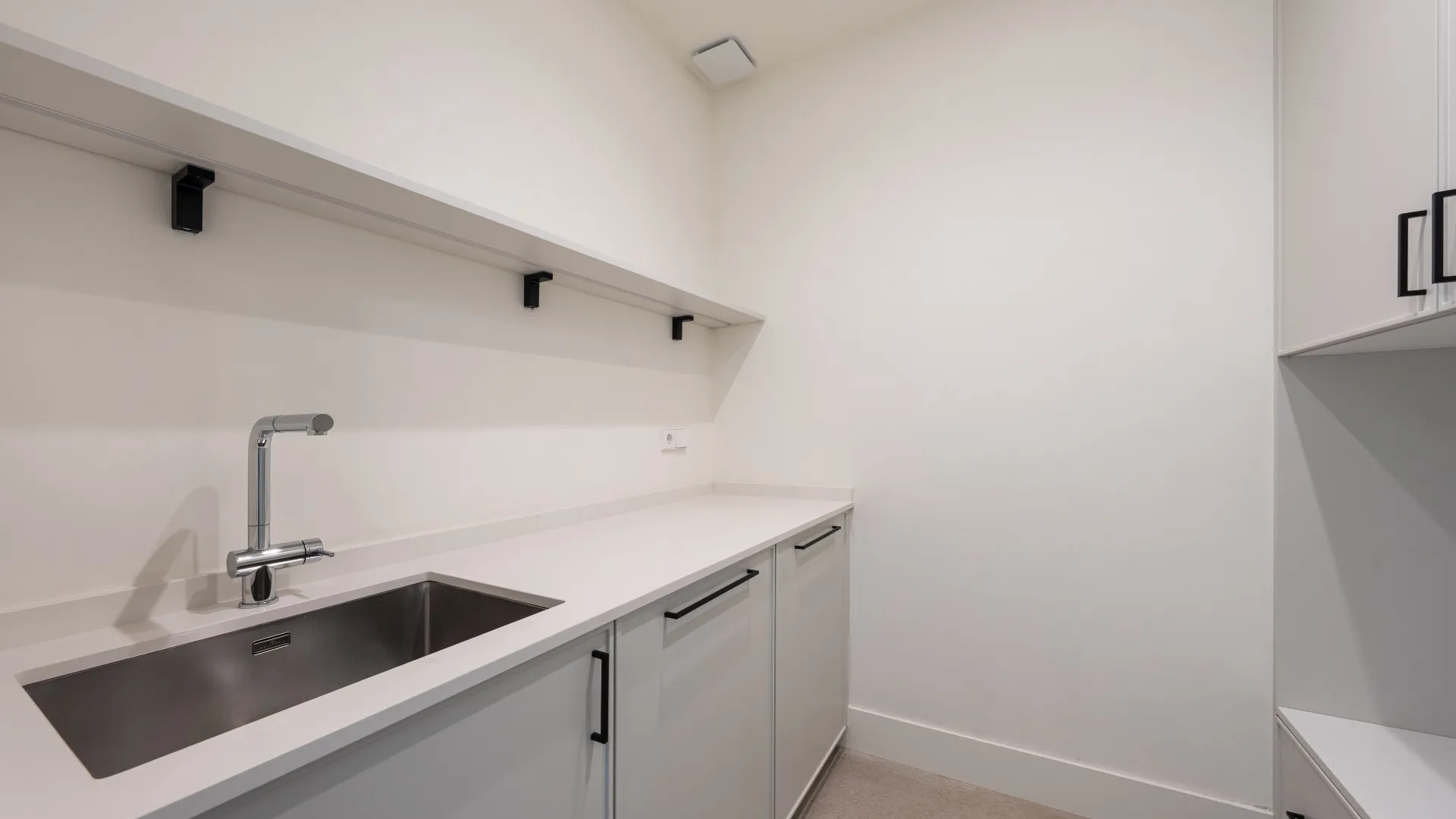 Casa en venta con 4 dormitorios en Estepona Este