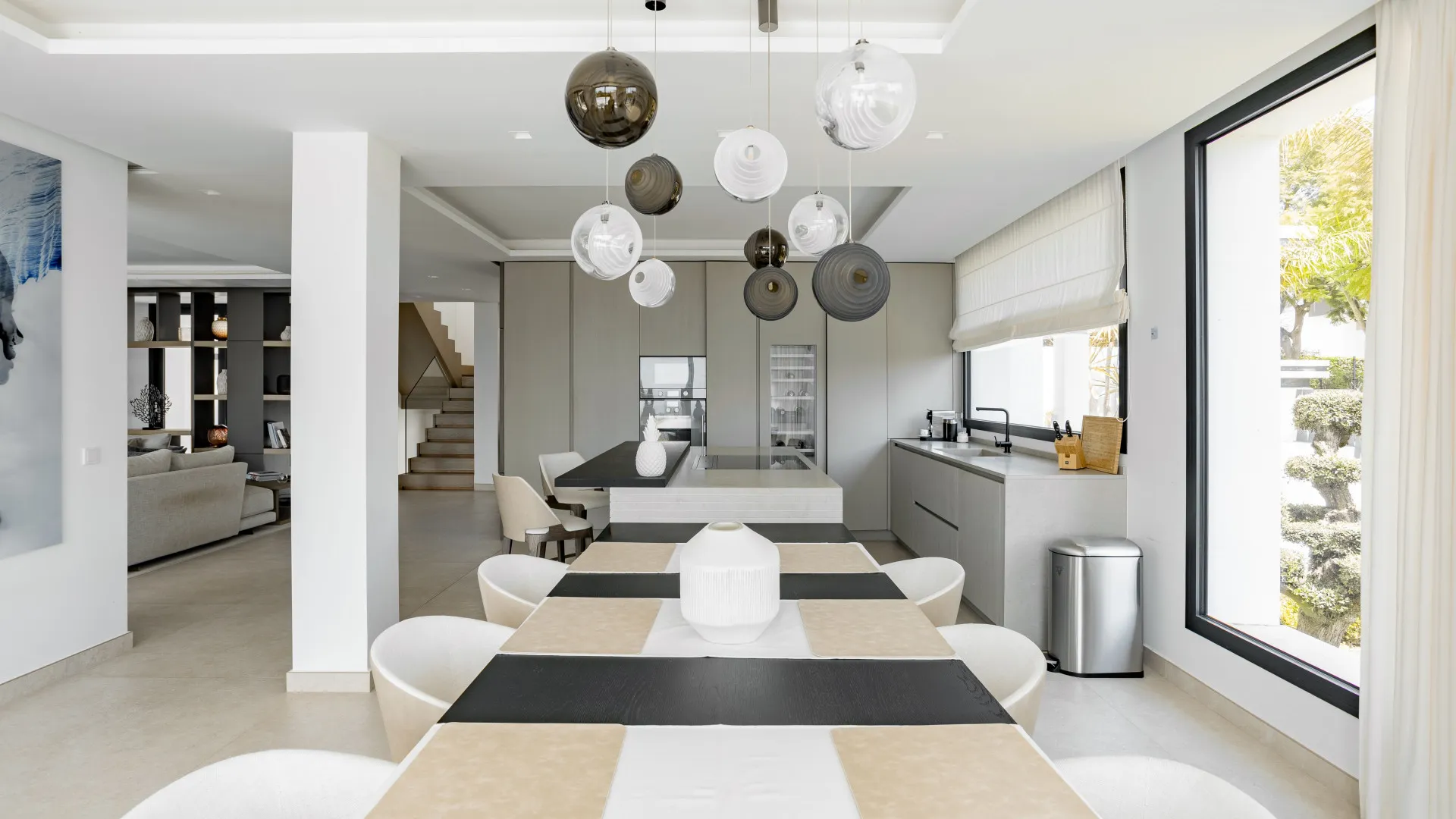 Se vende villa con 4 dormitorios en Los Flamingos