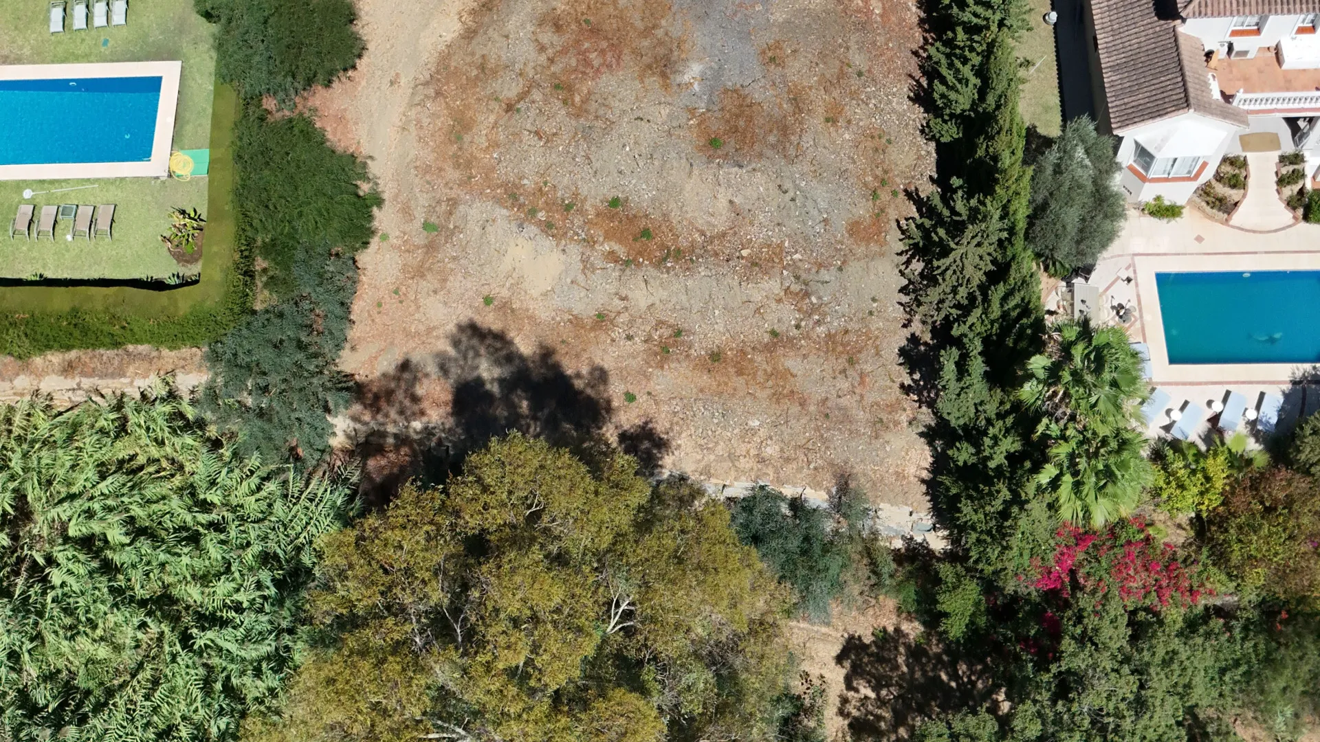 For sale residential plot in Sitio de Calahonda