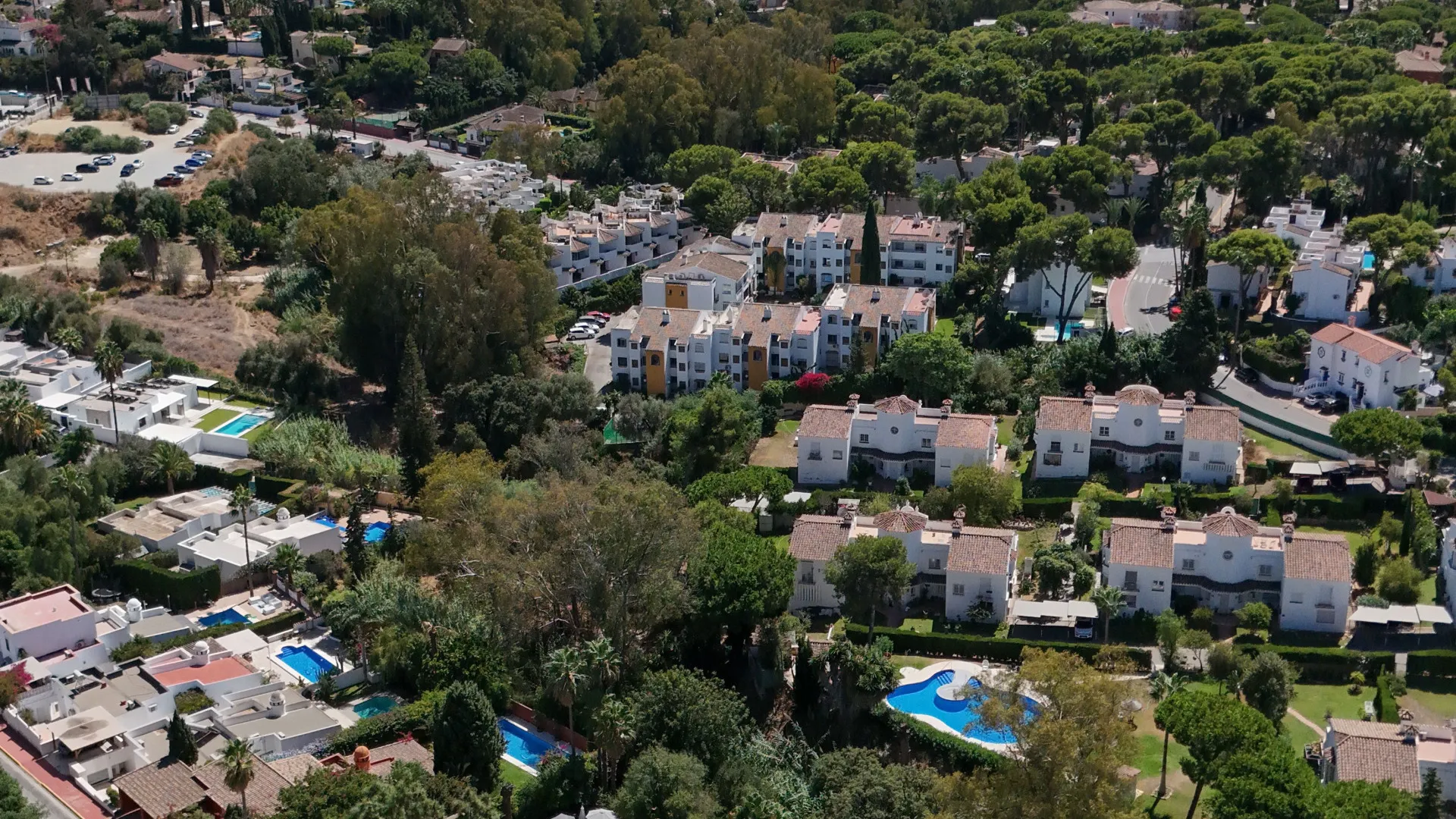 For sale residential plot in Sitio de Calahonda