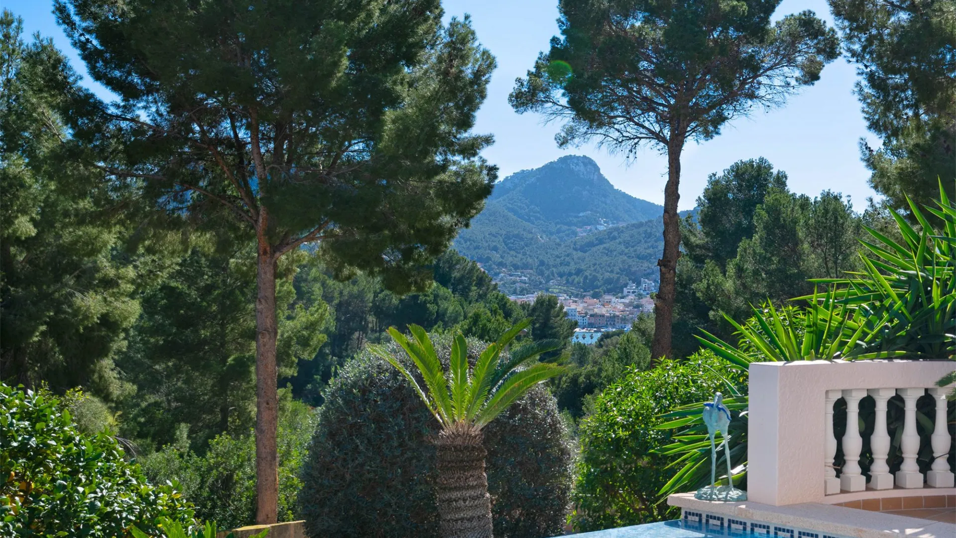 For sale house with 4 bedrooms in Puerto Andratx