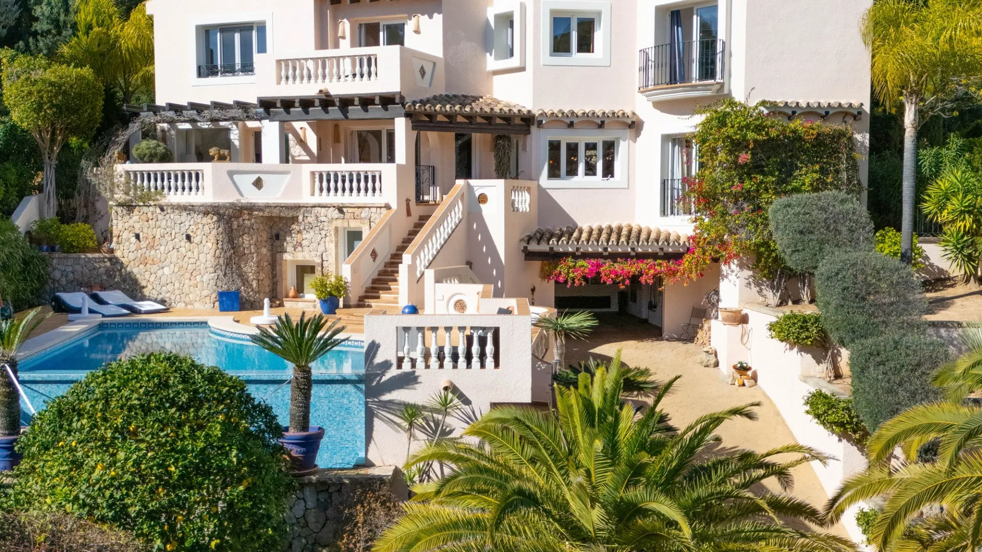 For sale house with 4 bedrooms in Puerto Andratx