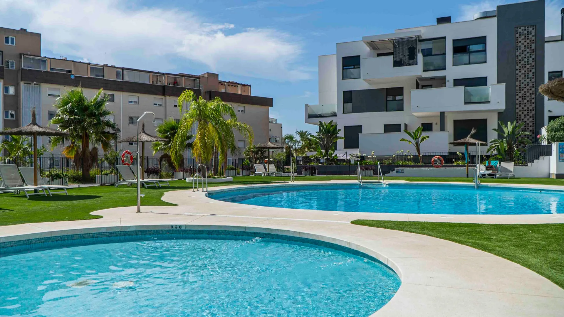 For sale Torremolinos ground floor apartment with 3 bedrooms