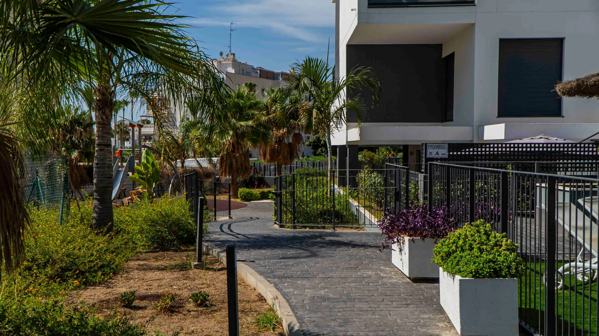 For sale Torremolinos ground floor apartment with 3 bedrooms