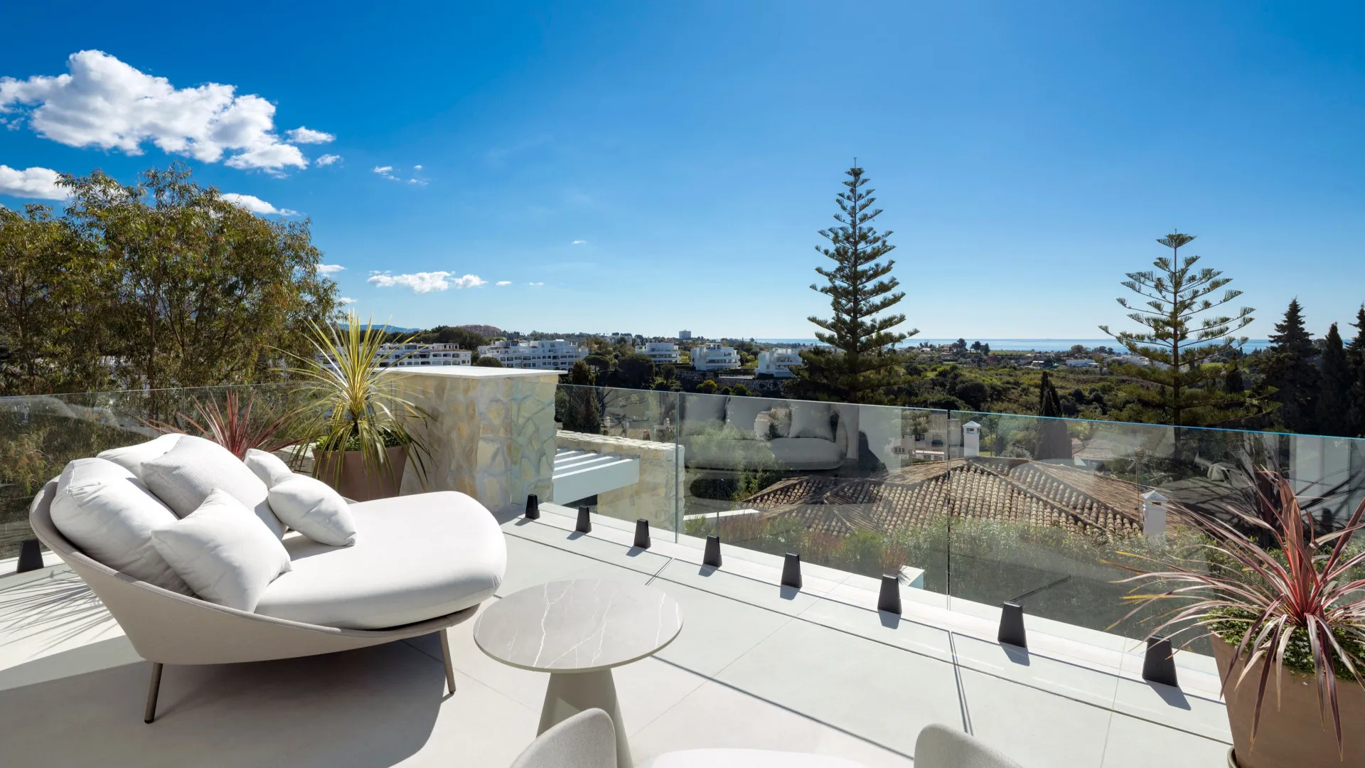 Buy villa in Benahavis with 5 bedrooms