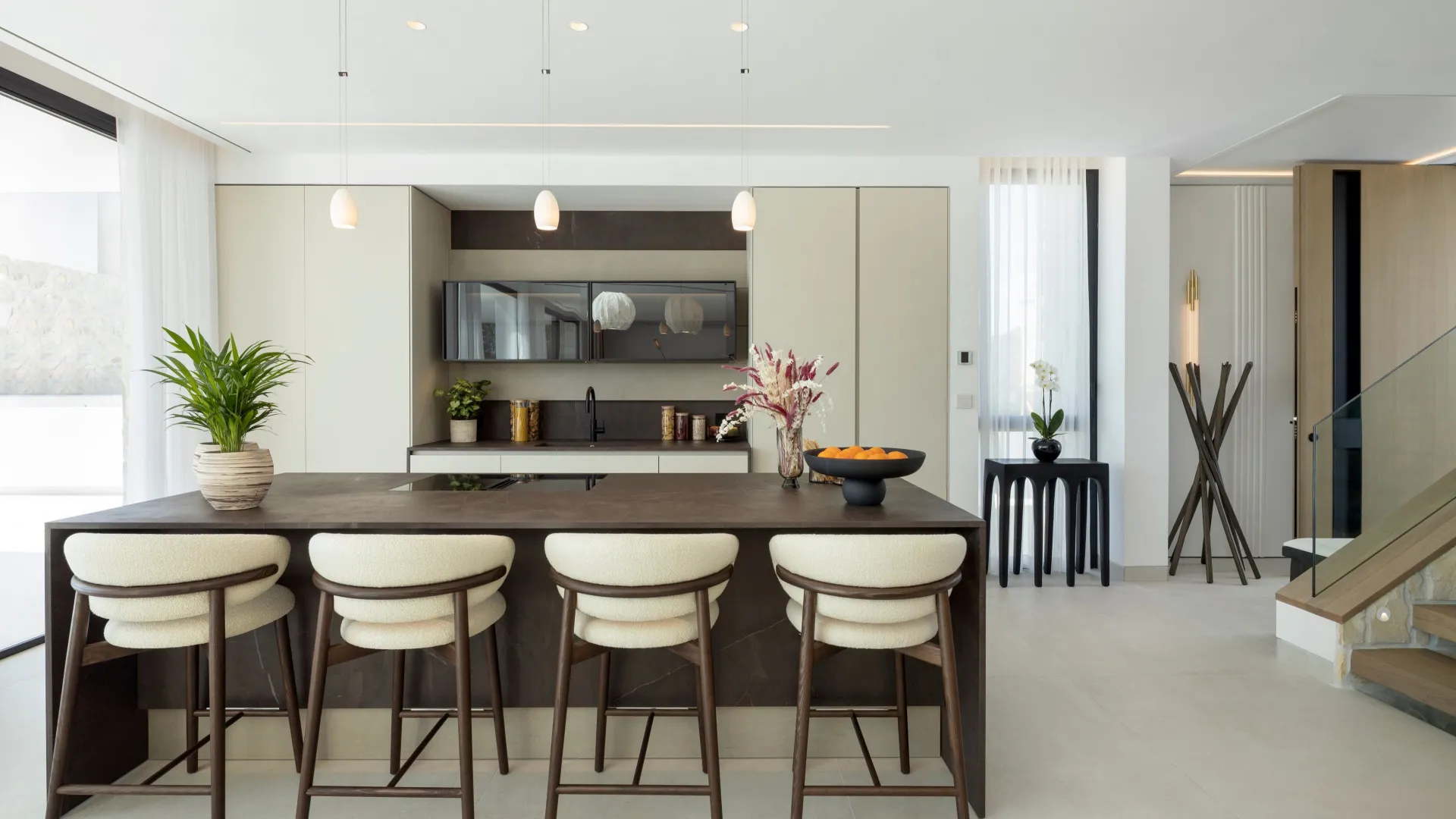 Buy villa in Benahavis with 5 bedrooms