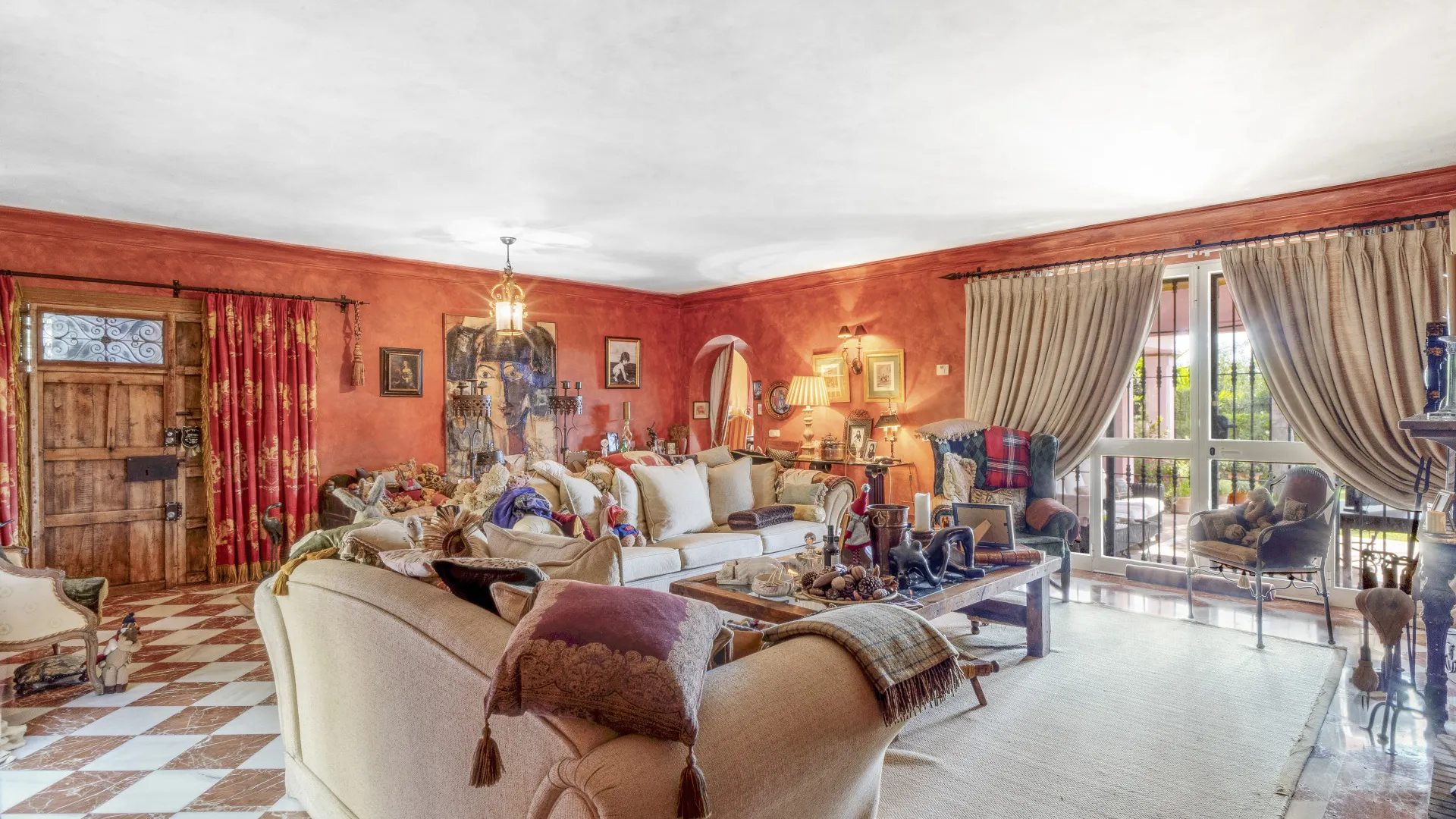 Villa a la venta en Benahavis con 5 dormitorios