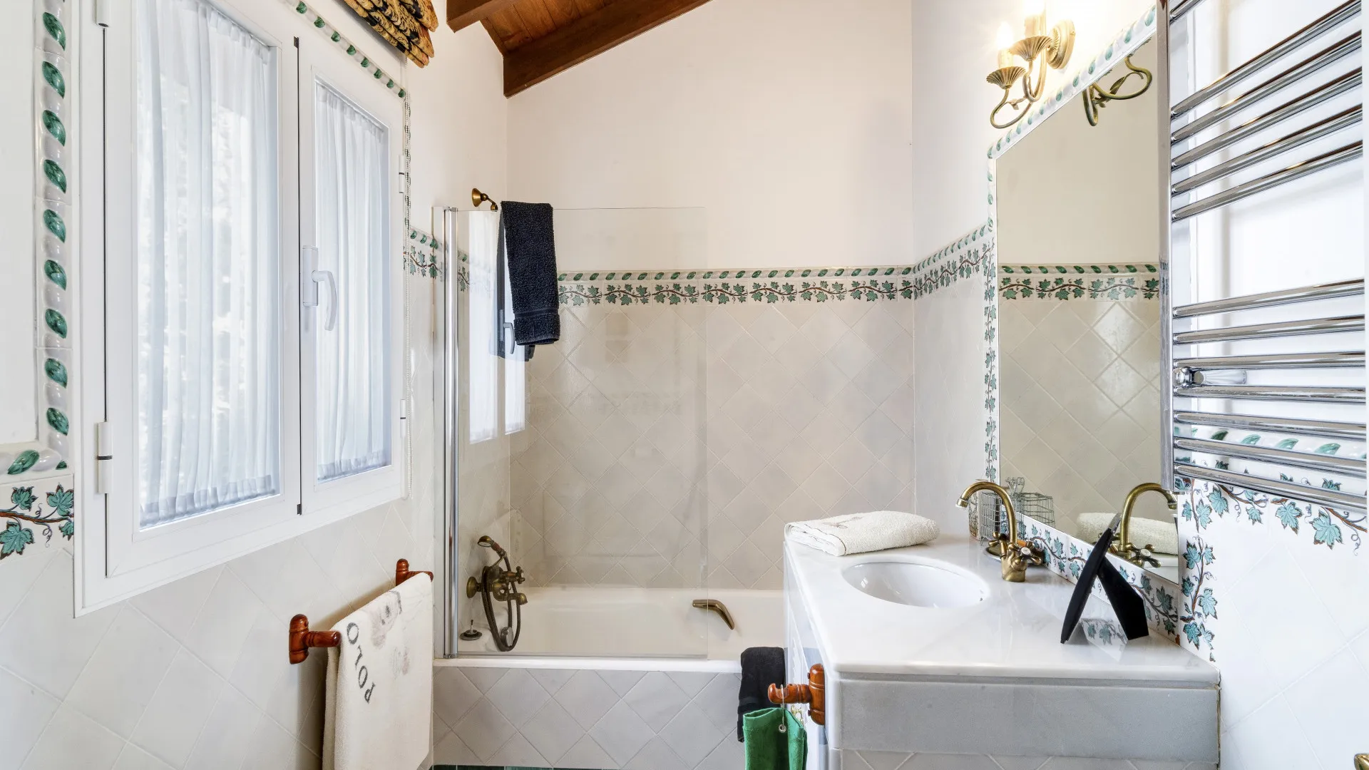 Villa a la venta en Benahavis con 5 dormitorios