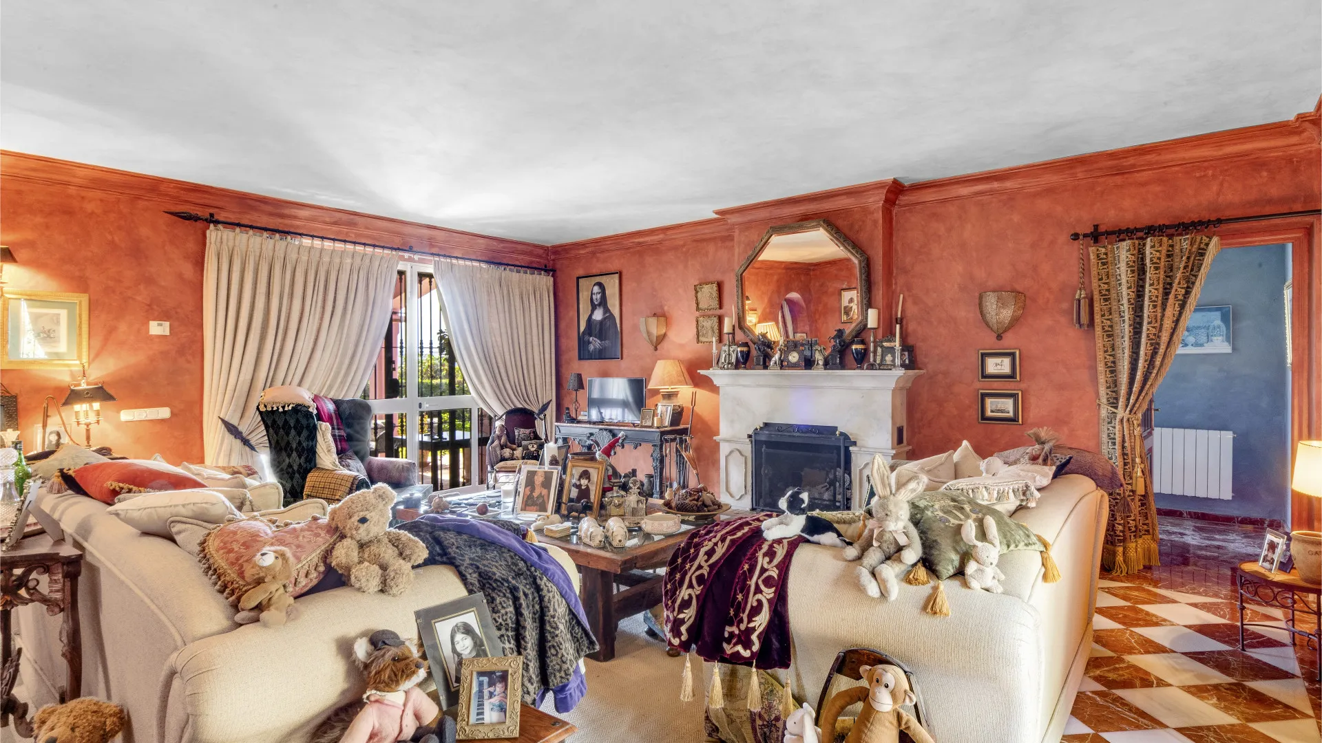 Villa a la venta en Benahavis con 5 dormitorios
