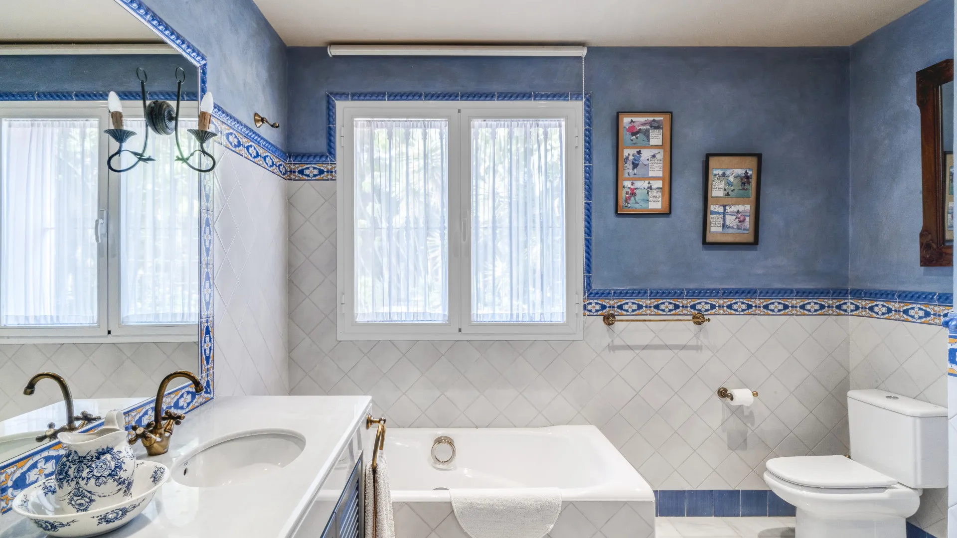 Villa a la venta en Benahavis con 5 dormitorios