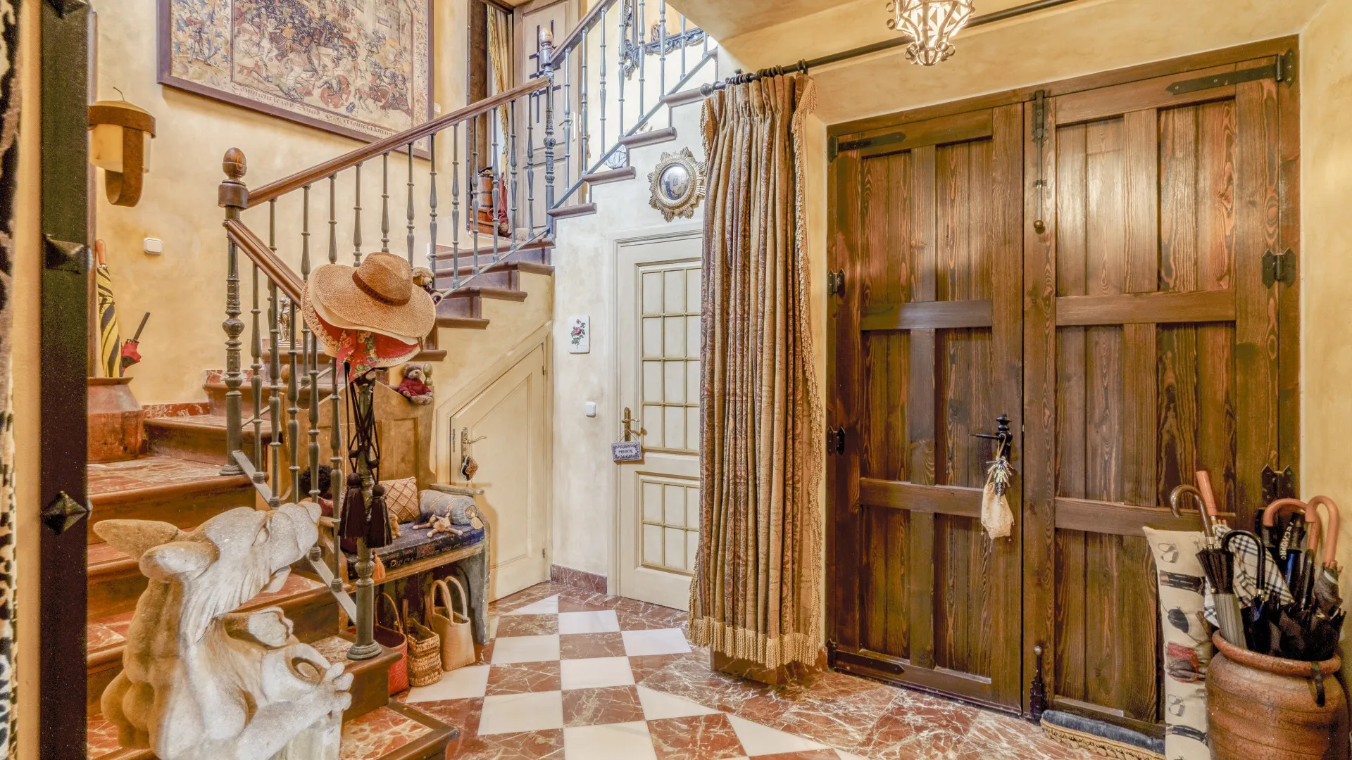 Villa a la venta en Benahavis con 5 dormitorios