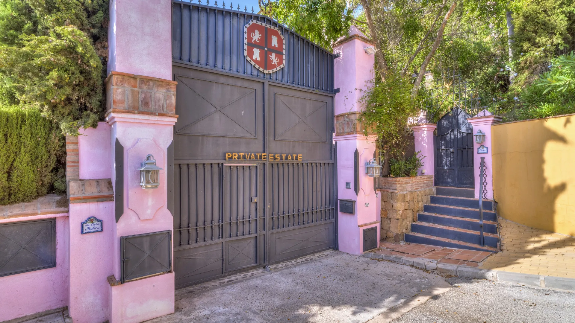 Villa a la venta en Benahavis con 5 dormitorios