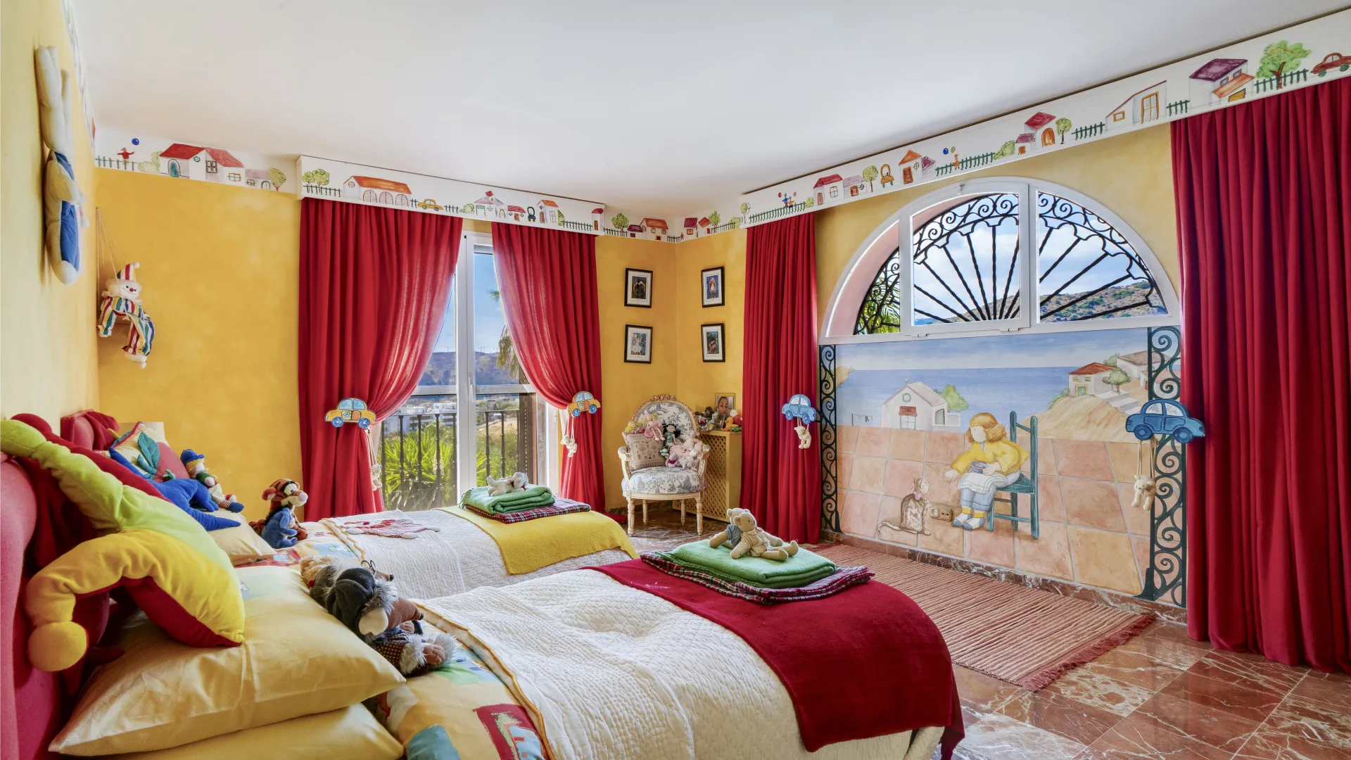 Villa a la venta en Benahavis con 5 dormitorios