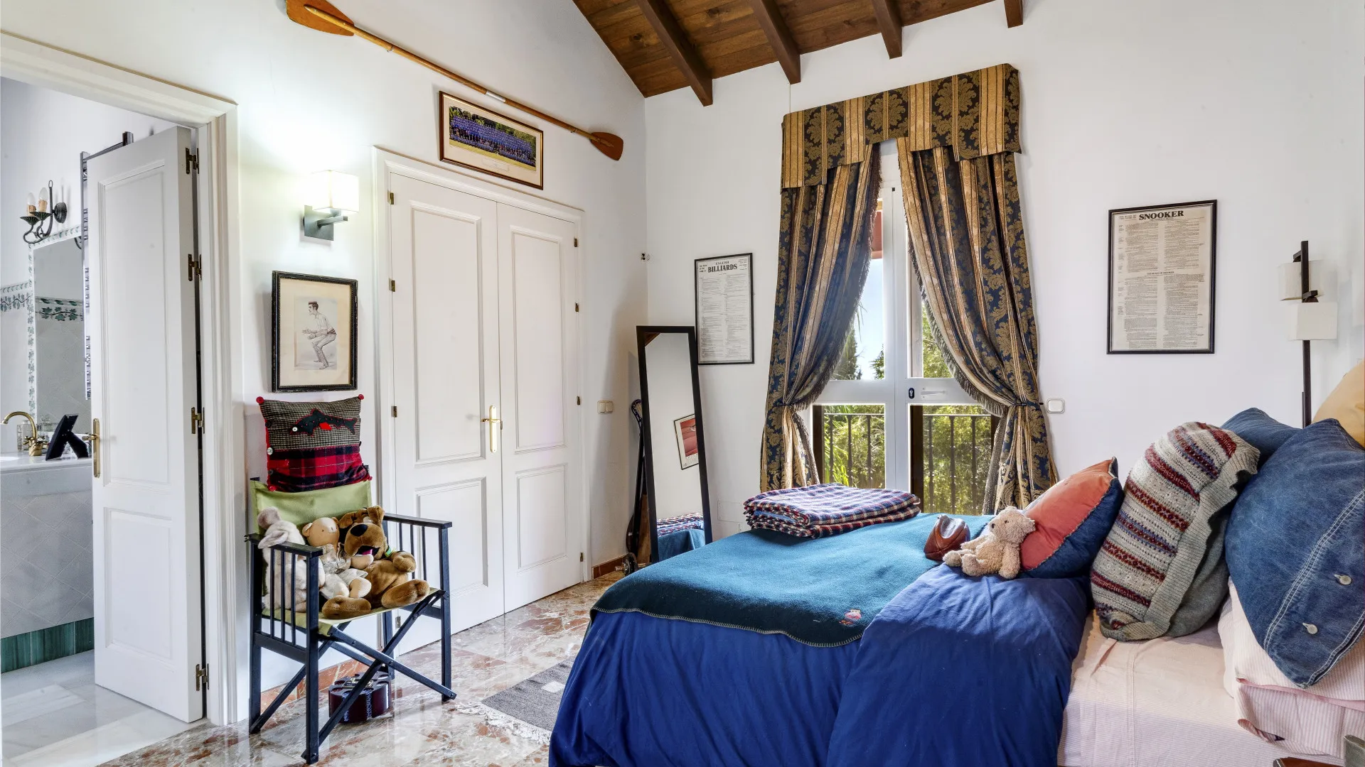 Villa a la venta en Benahavis con 5 dormitorios