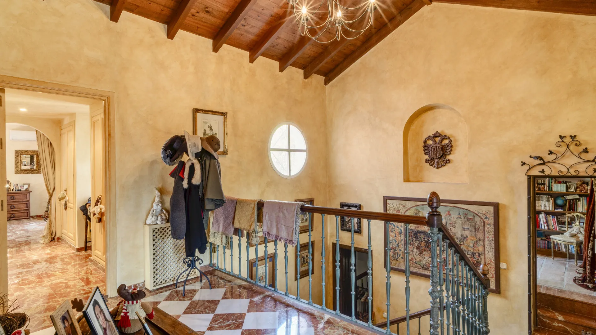 Villa a la venta en Benahavis con 5 dormitorios