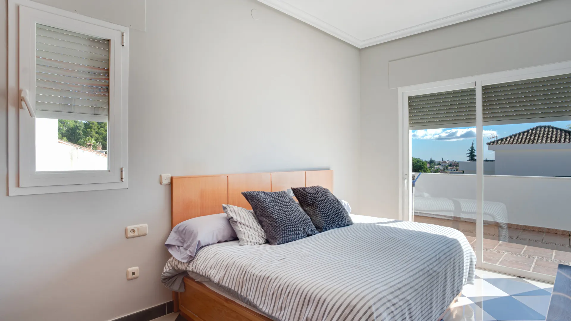 5 bedrooms villa for sale in Xarblanca