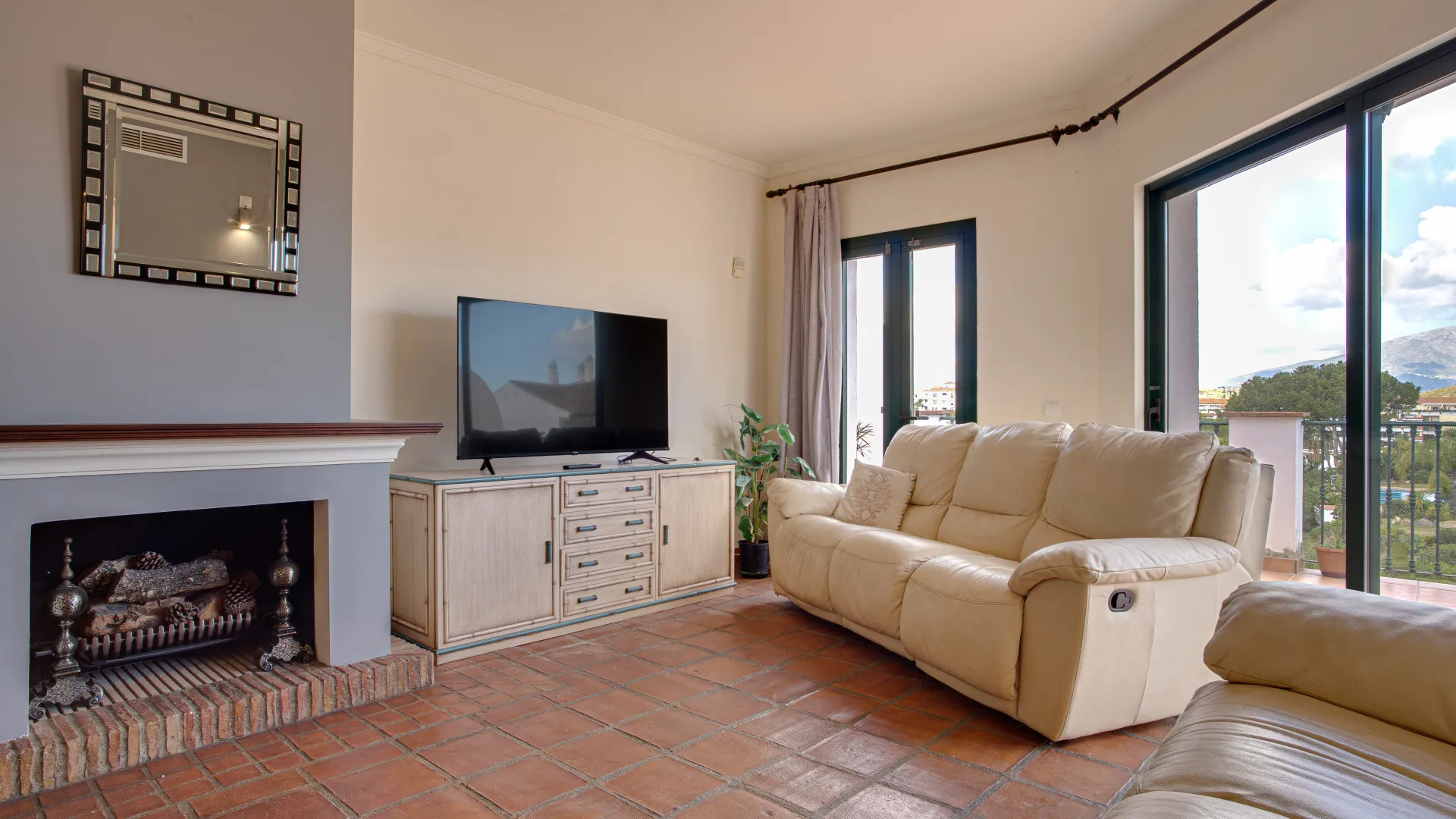 For sale Riviera del Sol 3 bedrooms semi detached villa