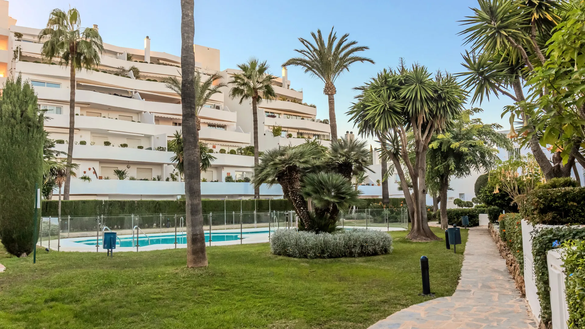 For sale Jardines de Andalucia 2 bedrooms apartment