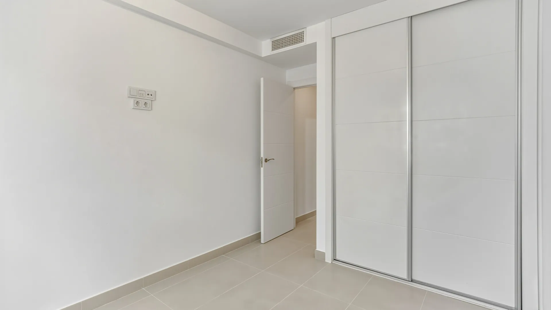 For sale ground floor apartment in Cancelada