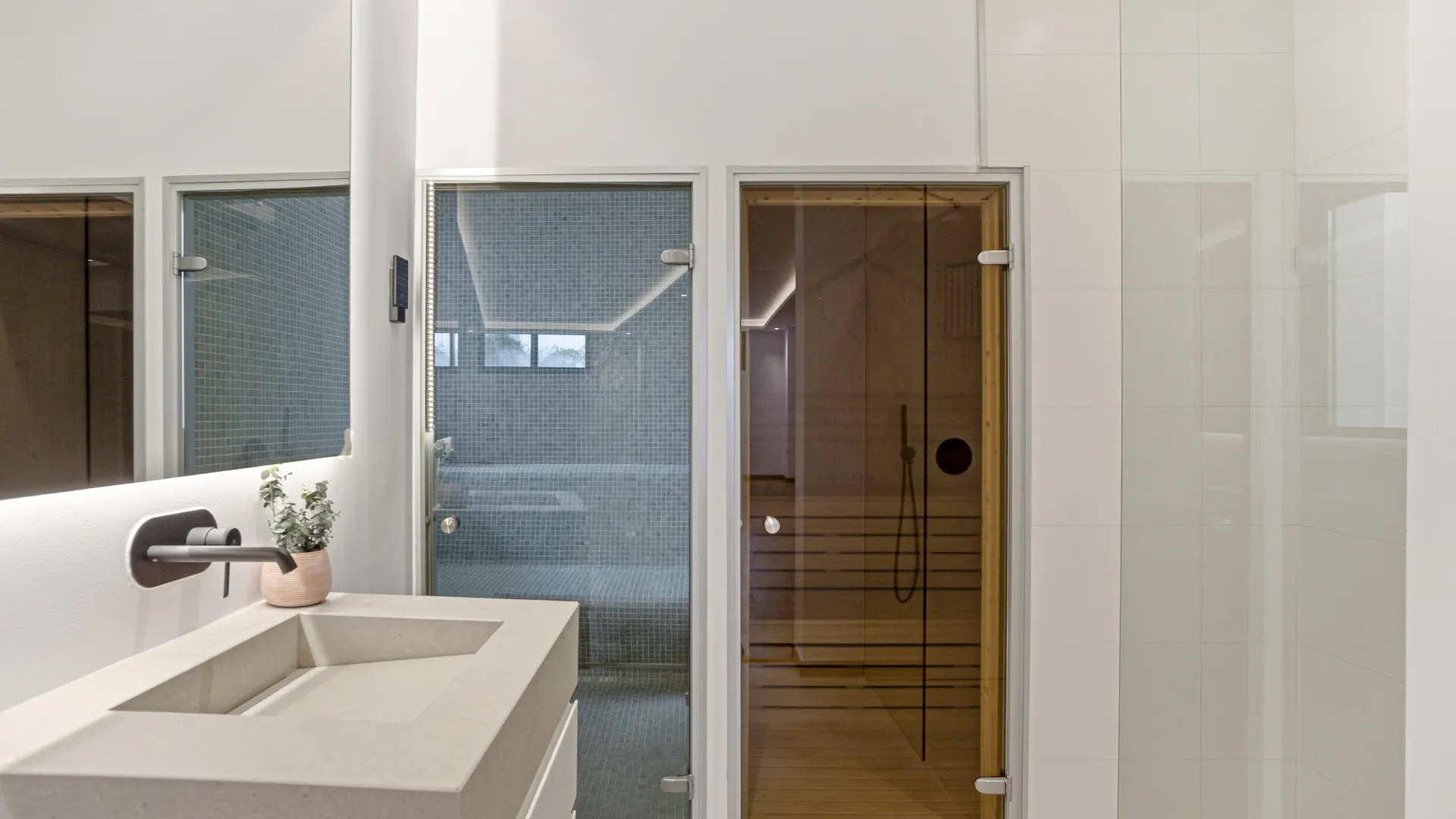 Villa for sale in Marbella Golden Mile