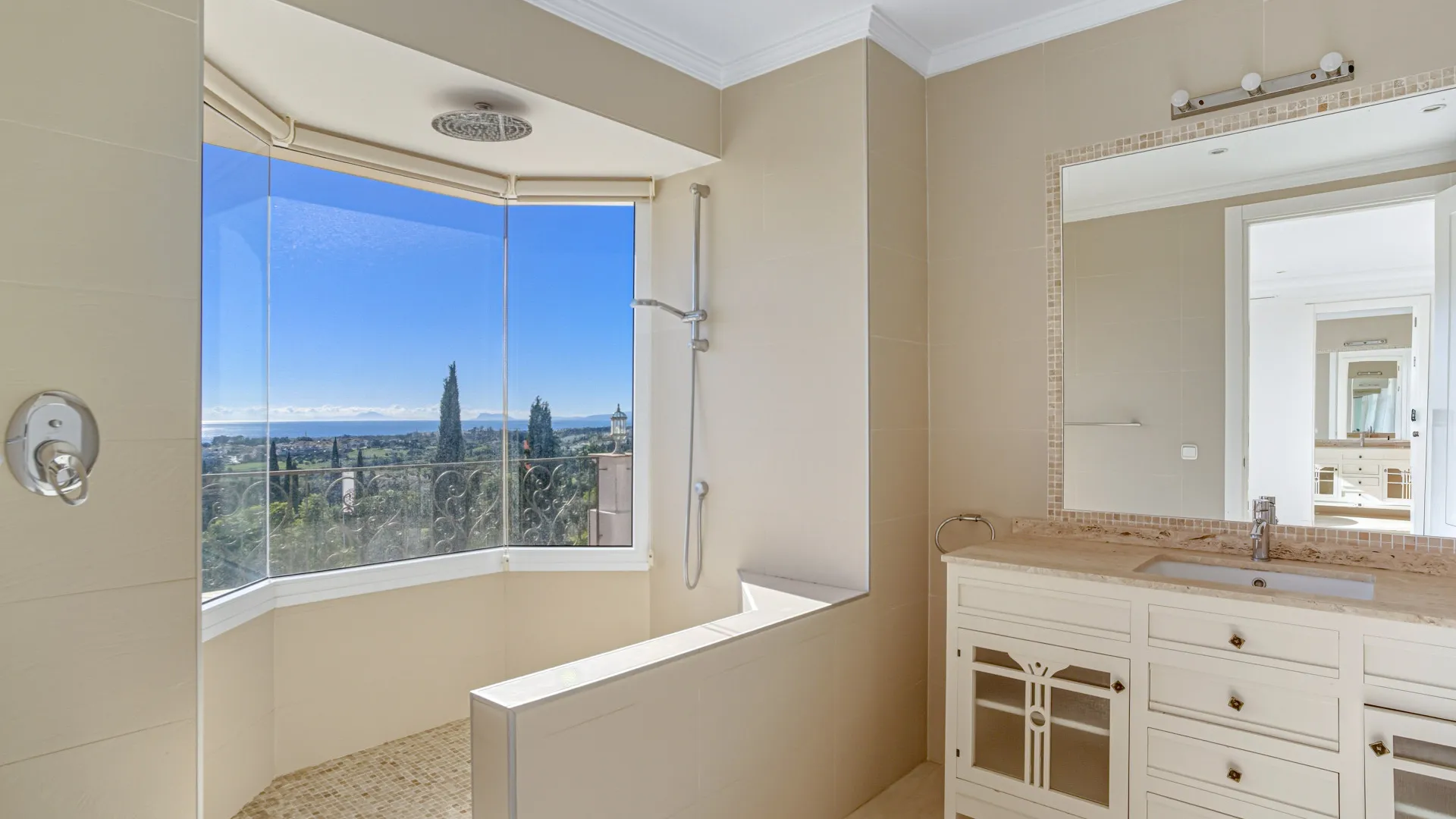 For sale villa in Los Flamingos