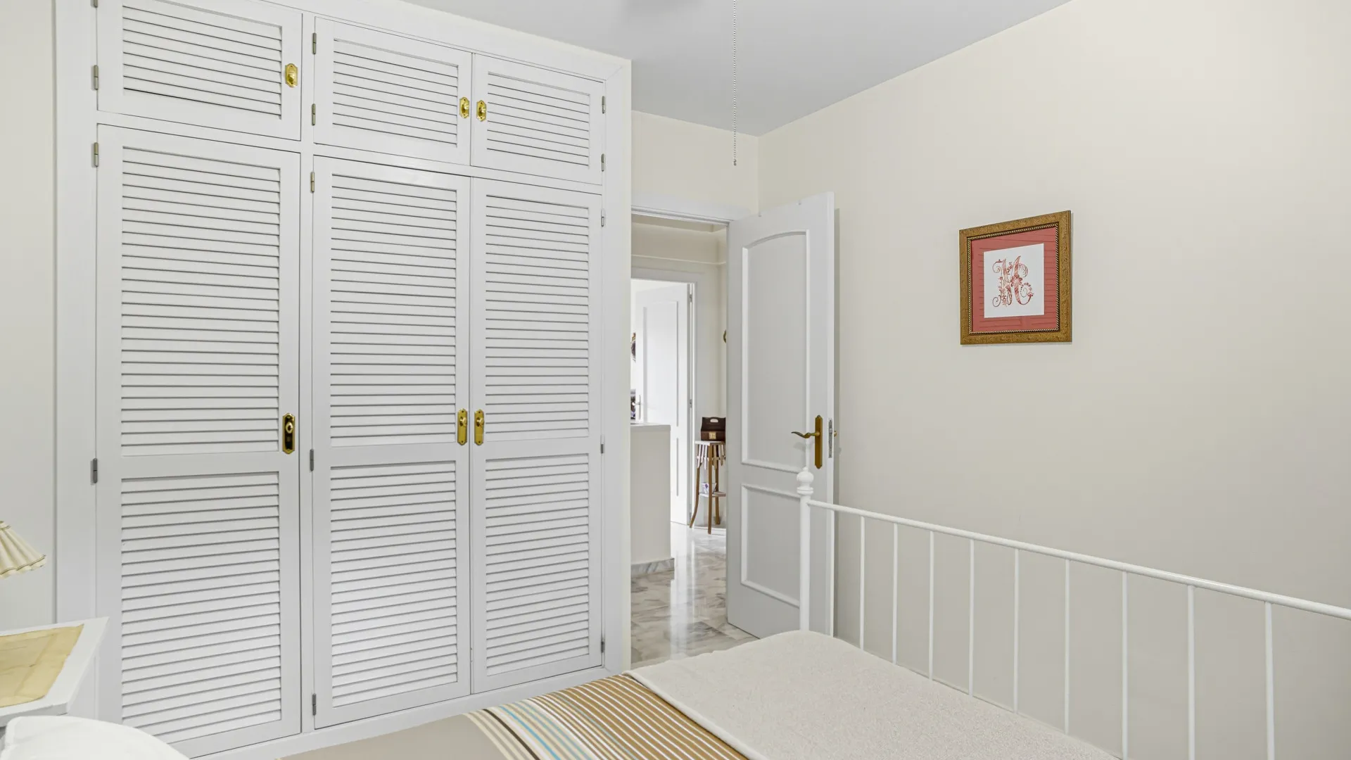 Buy town house in El Capricho