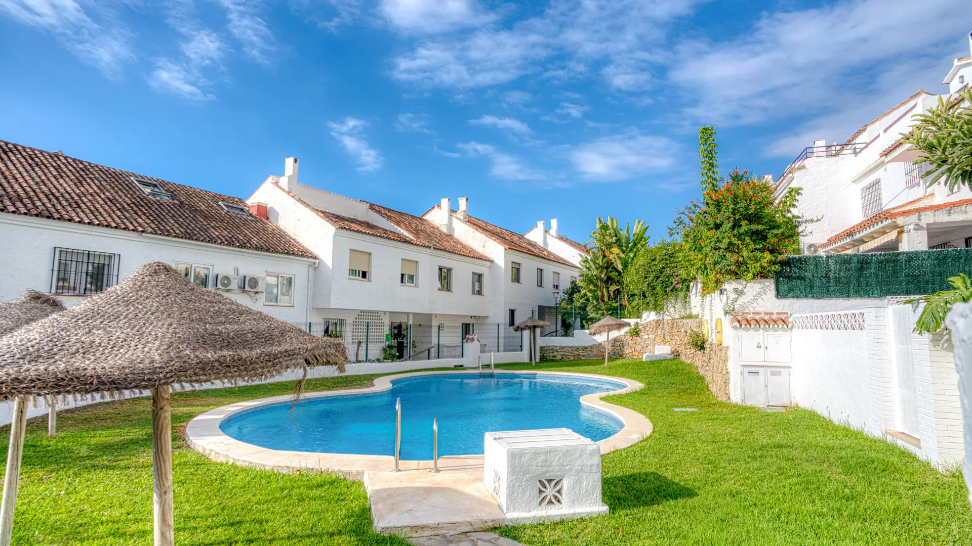 Buy town house in El Capricho