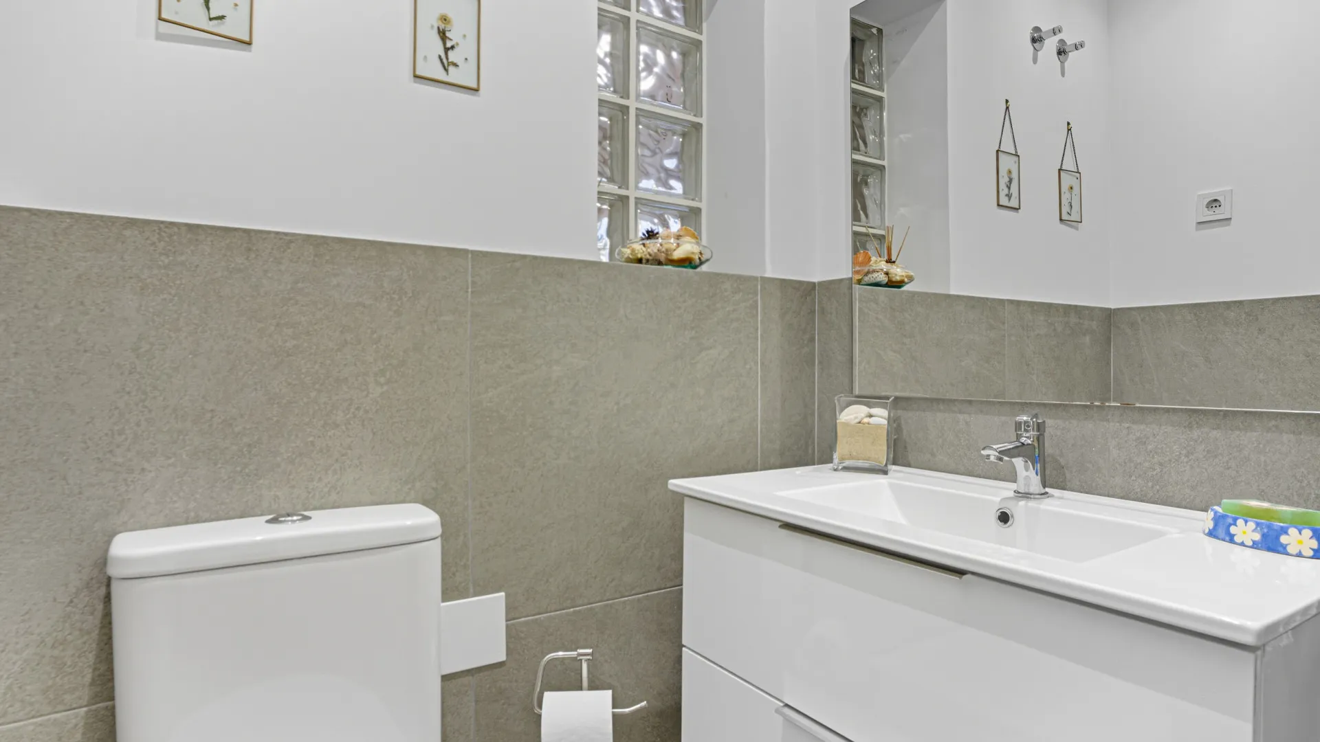 Buy town house in El Capricho