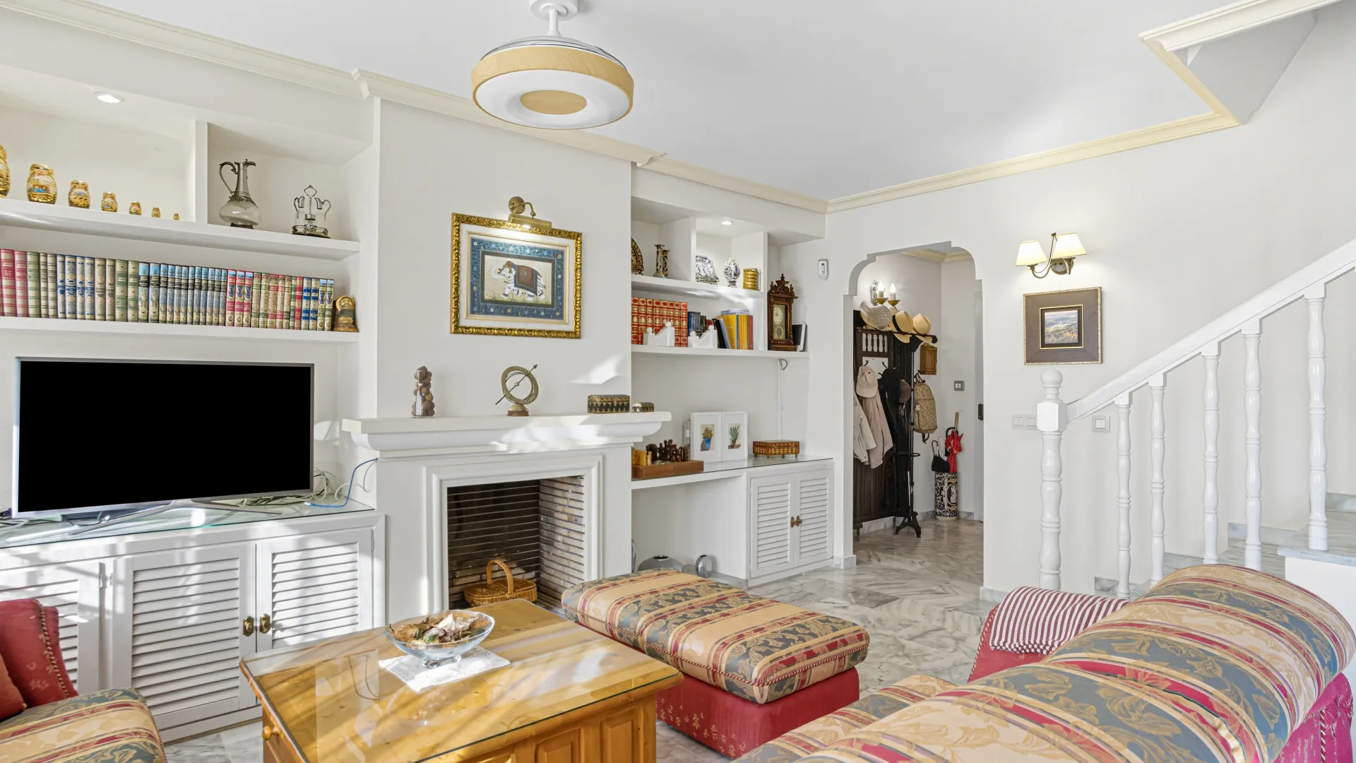 Buy town house in El Capricho