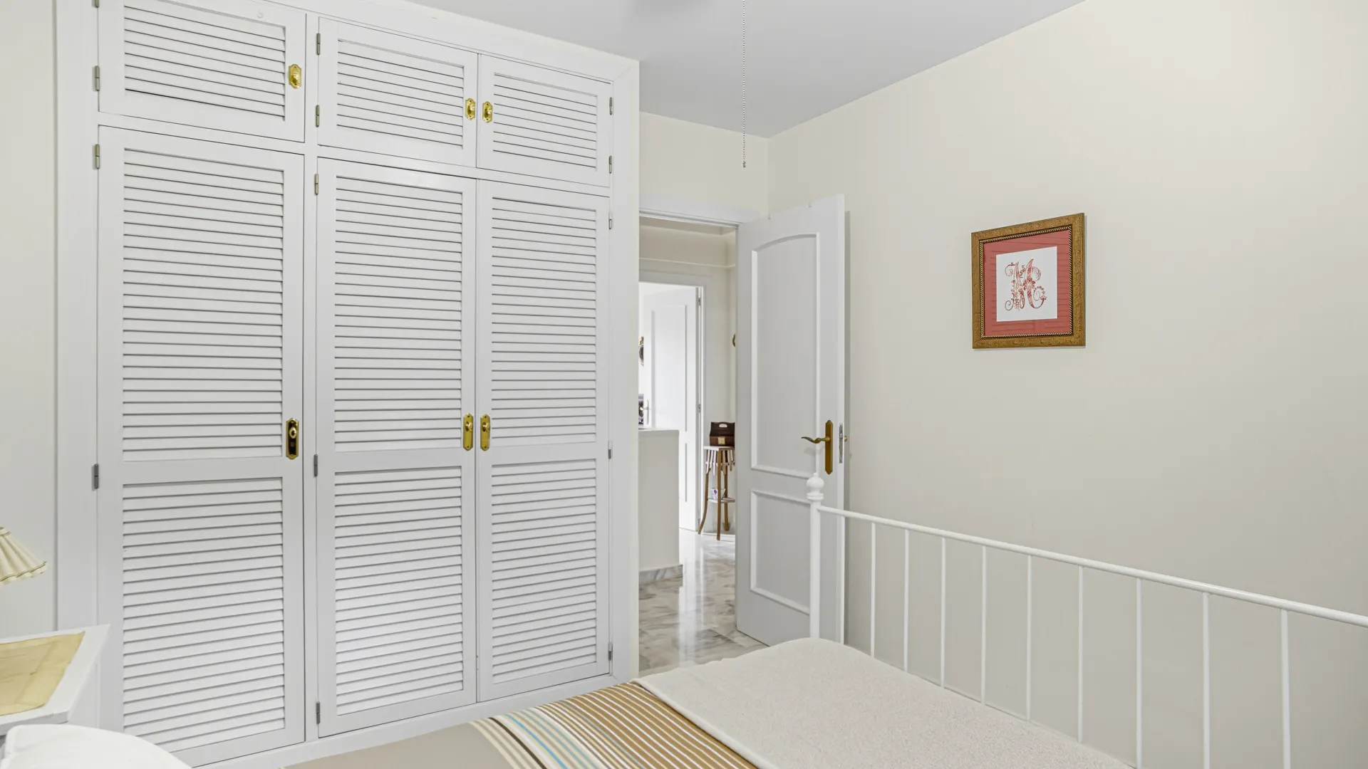 Buy town house in El Capricho