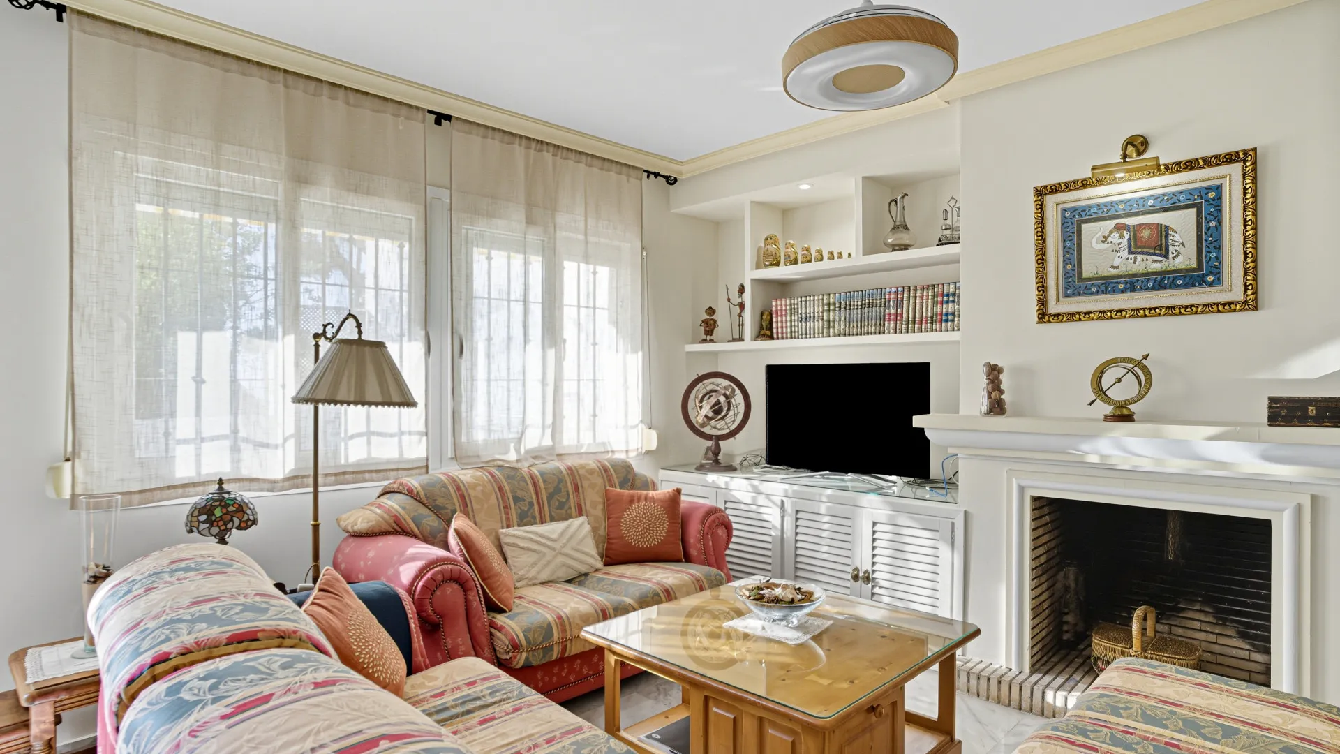 Buy town house in El Capricho