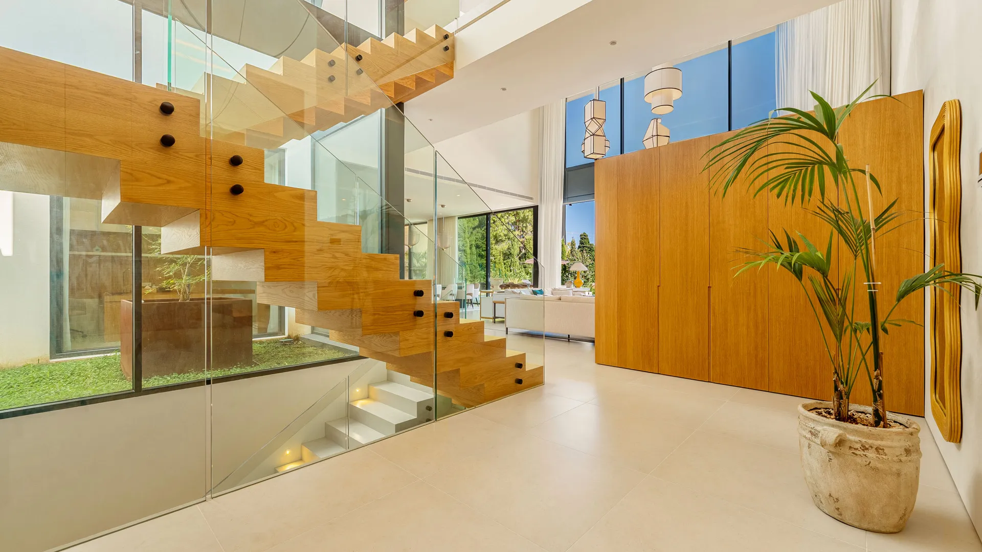 Villa for sale in Guadalmina Alta