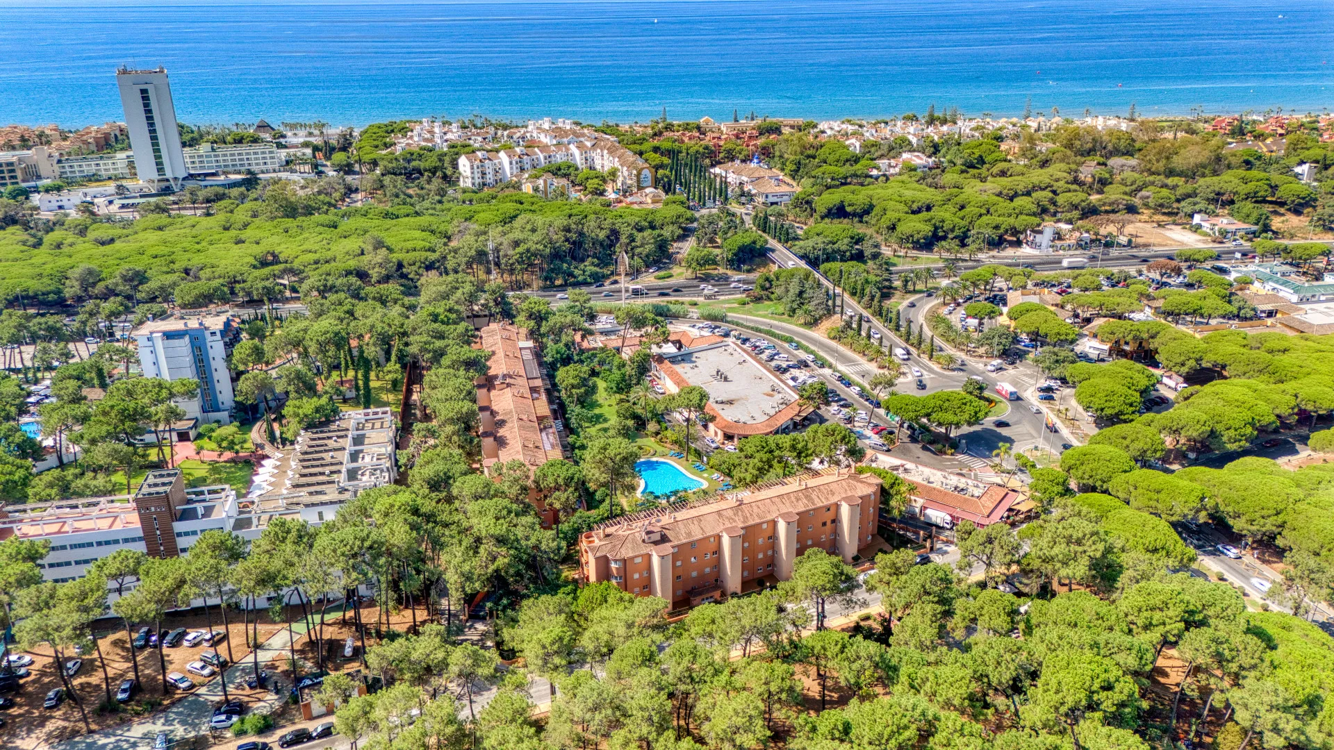 For sale ground floor apartment in Elviria with 2 bedrooms