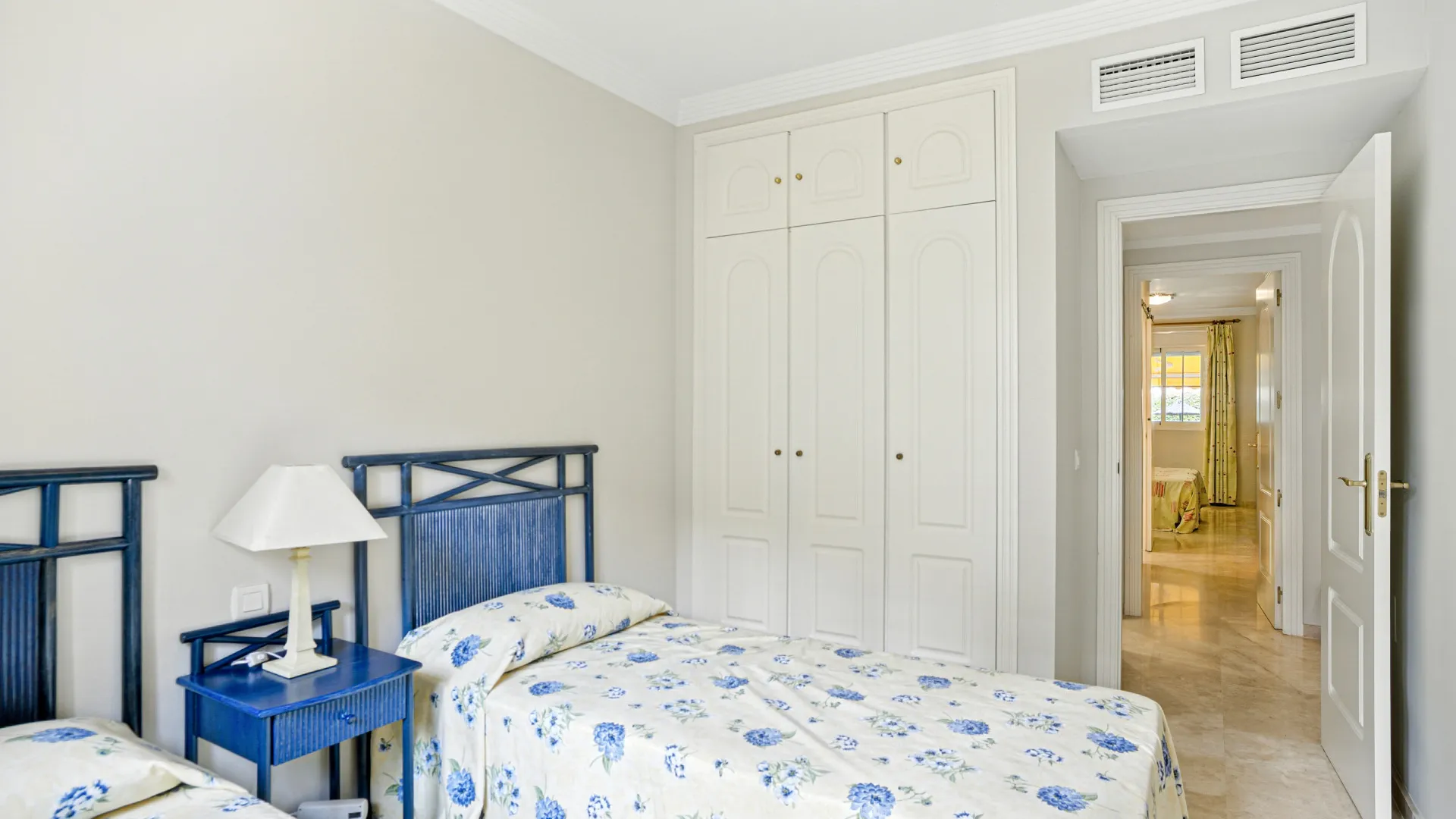 For sale ground floor apartment in Elviria with 2 bedrooms