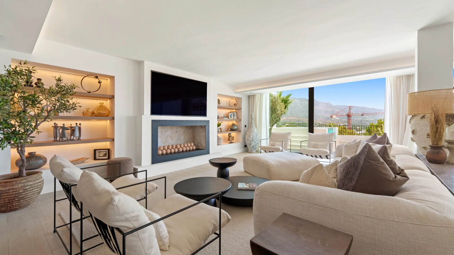 Nueva Andalucia villa for sale