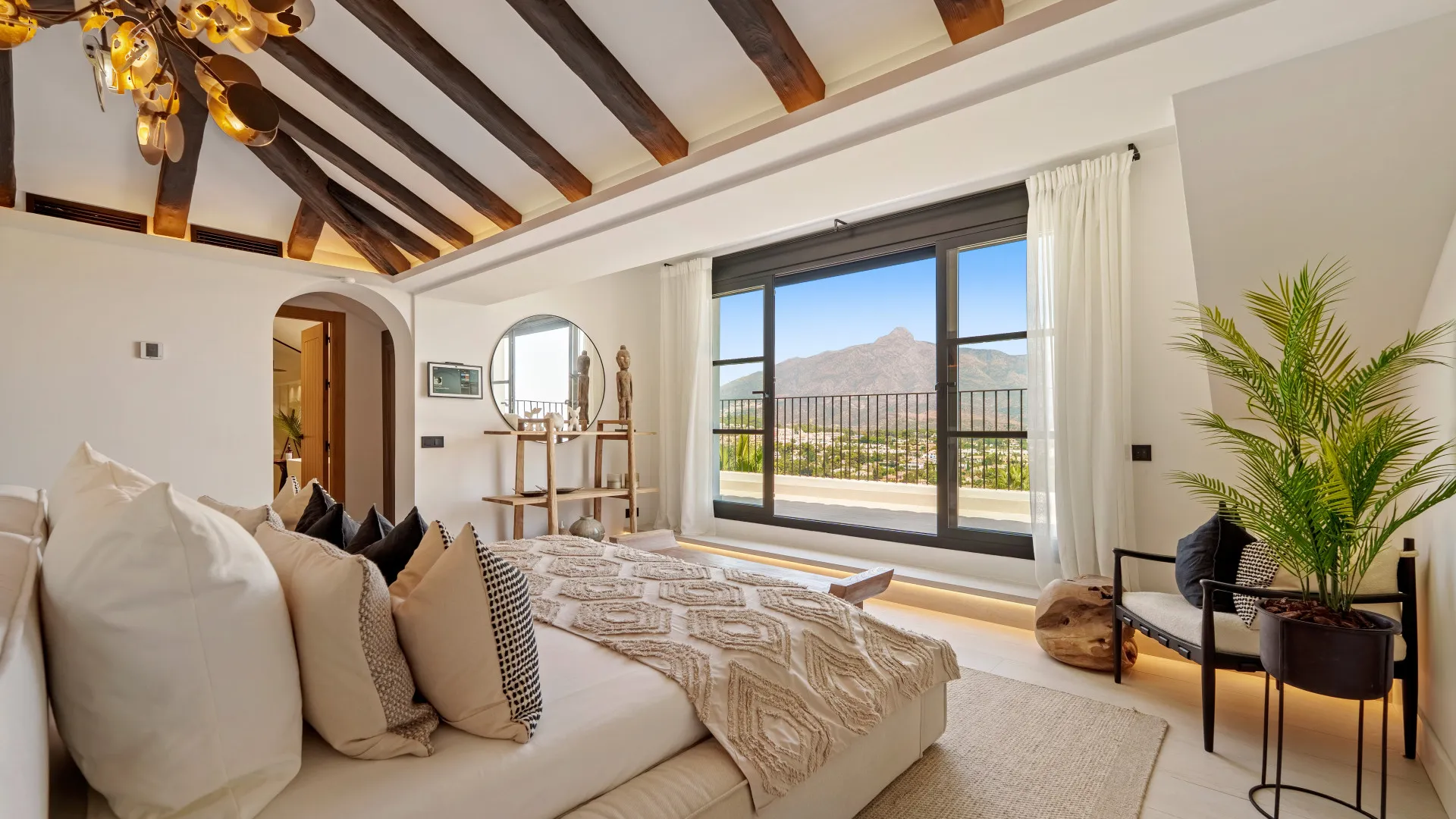 Nueva Andalucia villa for sale