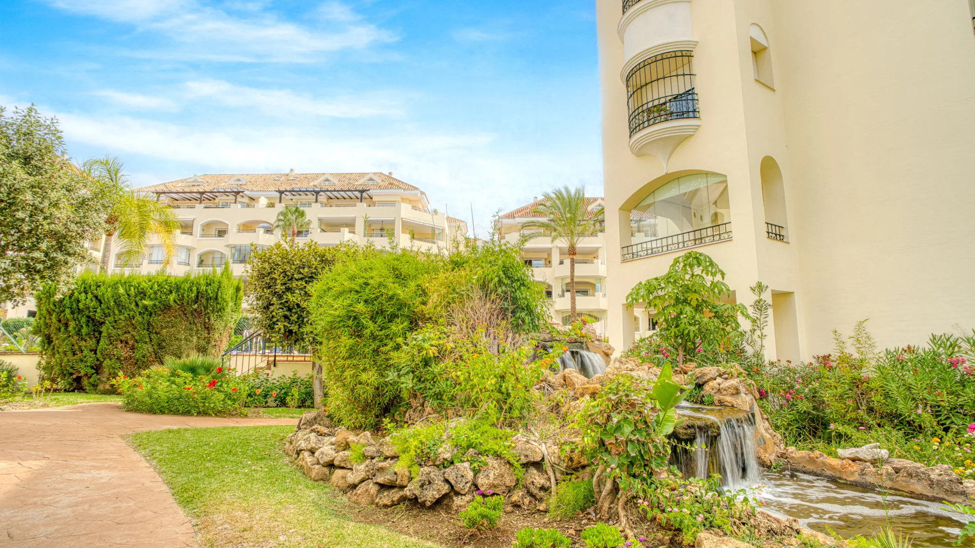 Apartamento a la venta en Elviria Playa