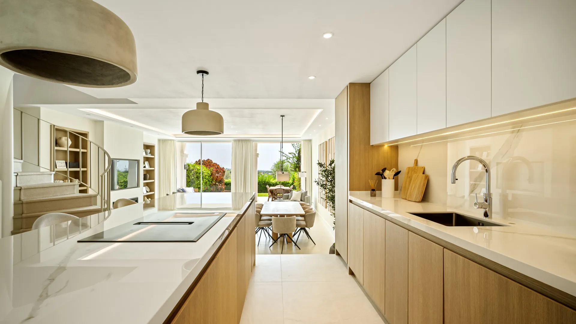 Se vende adosado en La Quinta con 4 dormitorios