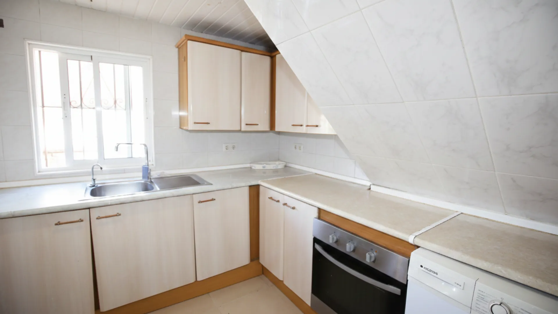 For sale semi detached house with 4 bedrooms in Calahonda