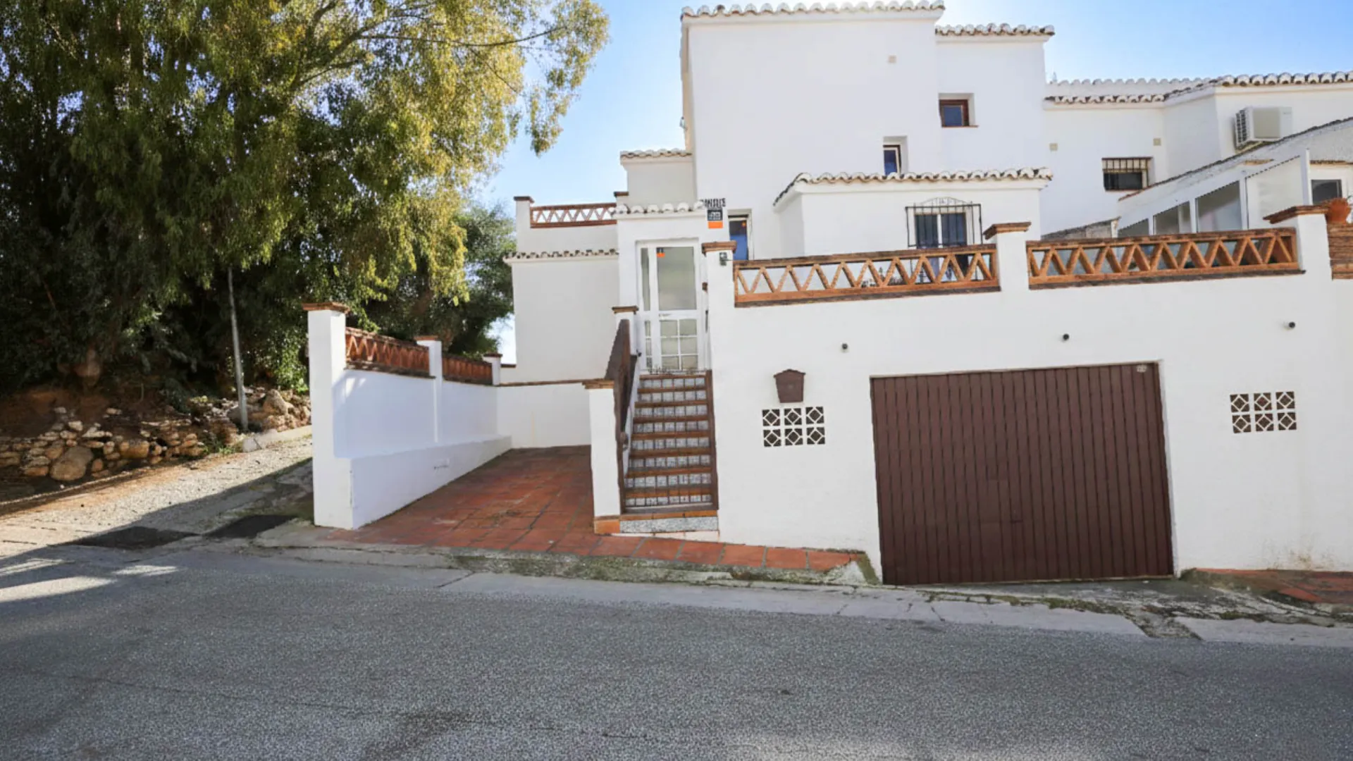 For sale semi detached house with 4 bedrooms in Calahonda