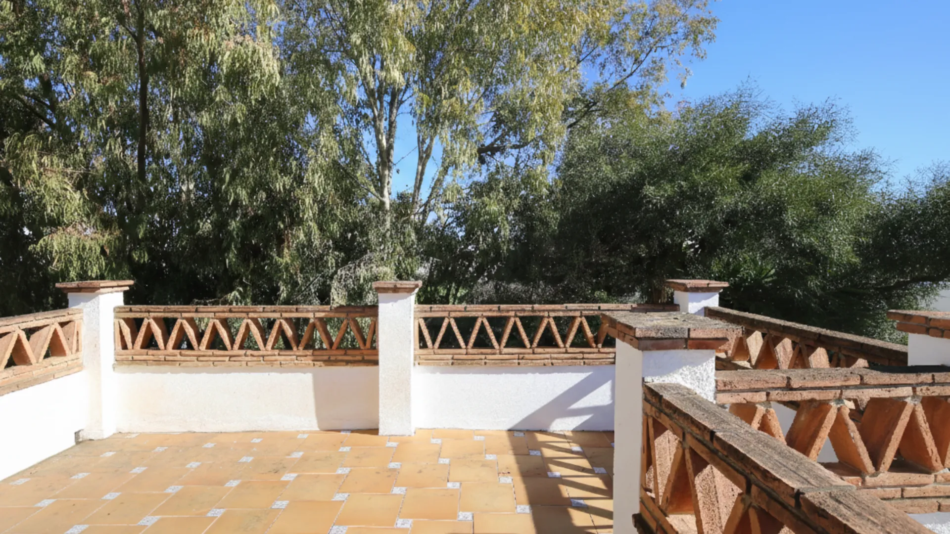 For sale semi detached house with 4 bedrooms in Calahonda
