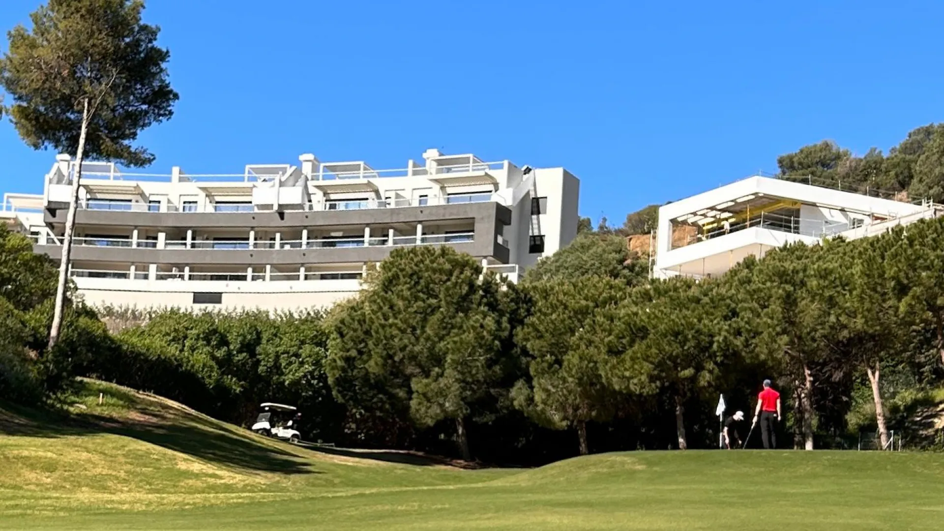 For sale apartment in The Crest with 3 bedrooms