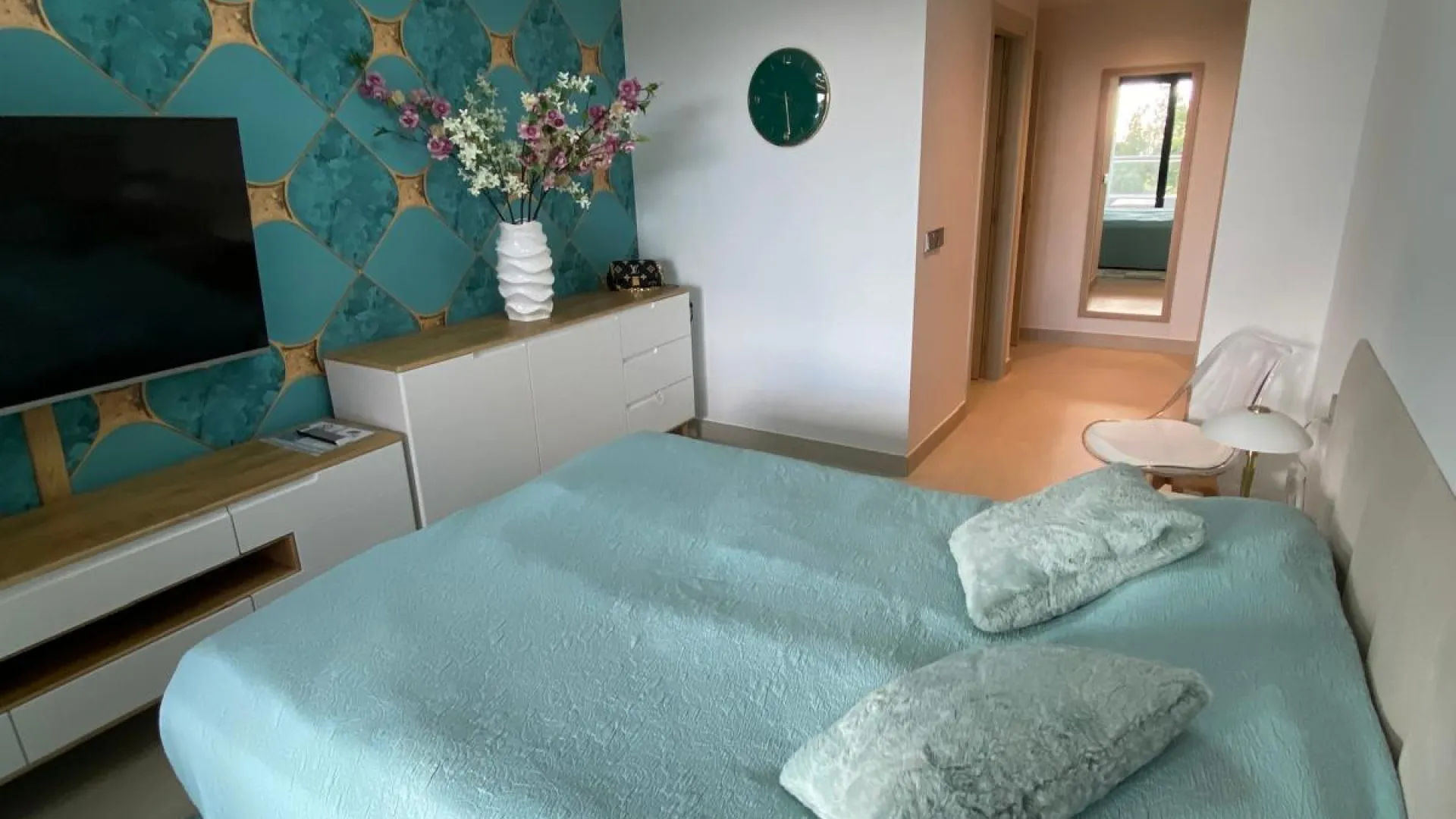 For sale apartment in The Crest with 3 bedrooms