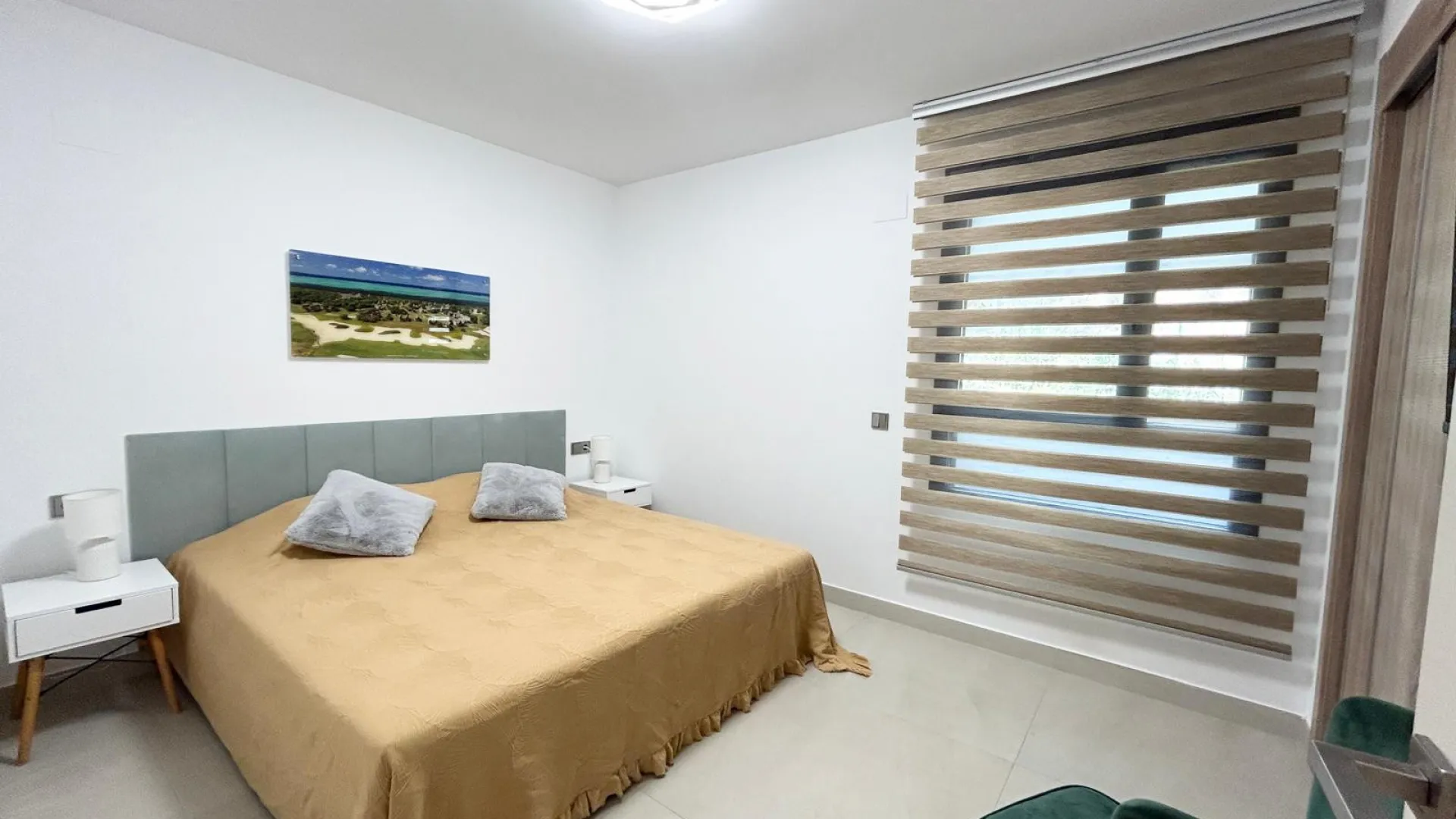 For sale apartment in The Crest with 3 bedrooms