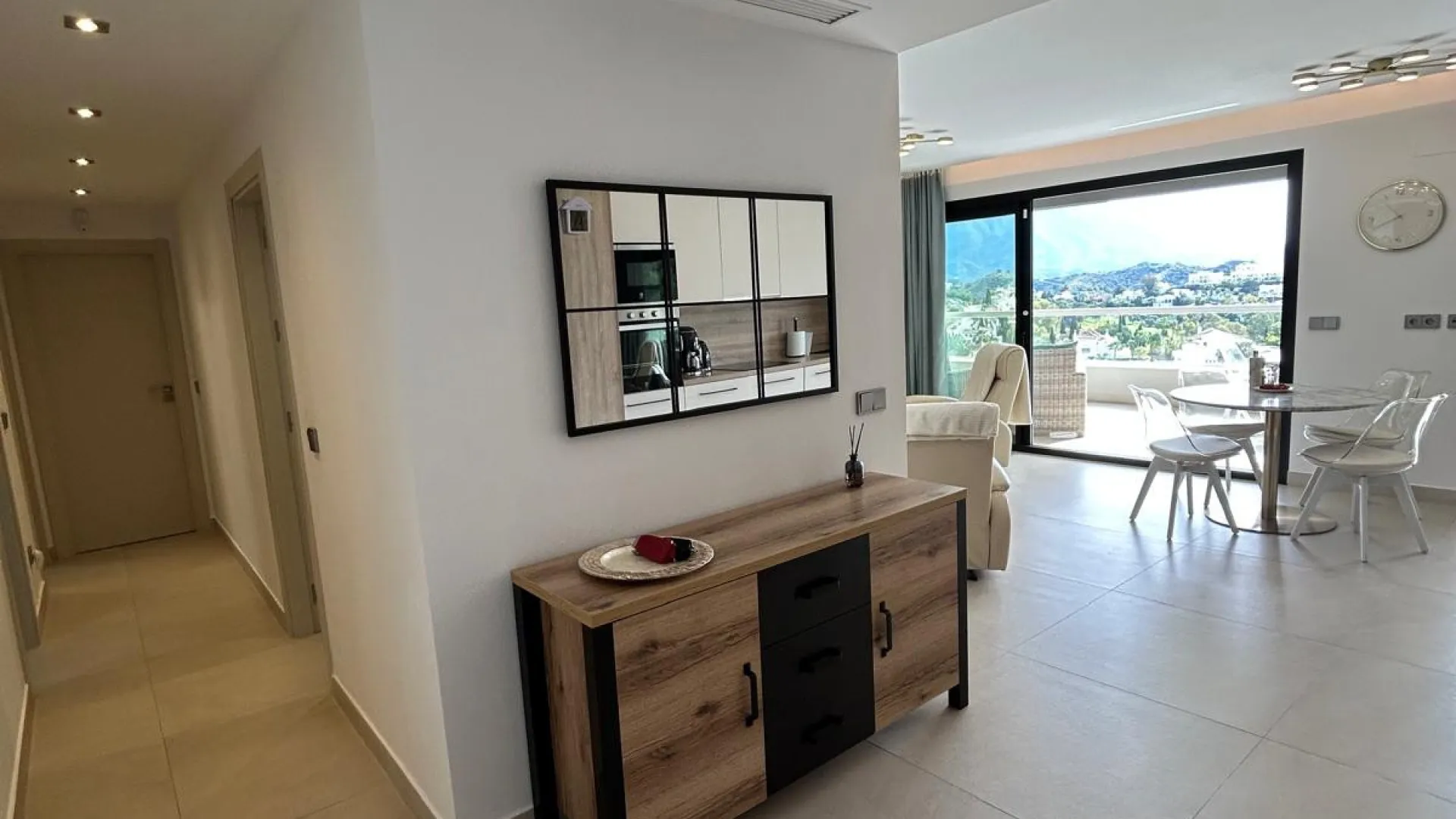 For sale apartment in The Crest with 3 bedrooms