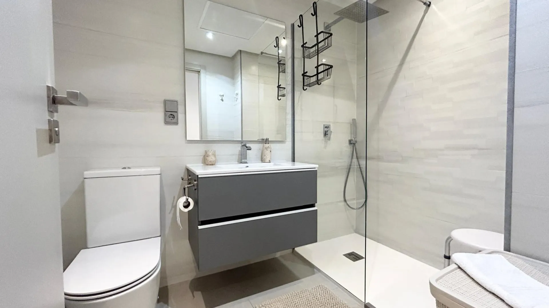 For sale apartment in The Crest with 3 bedrooms