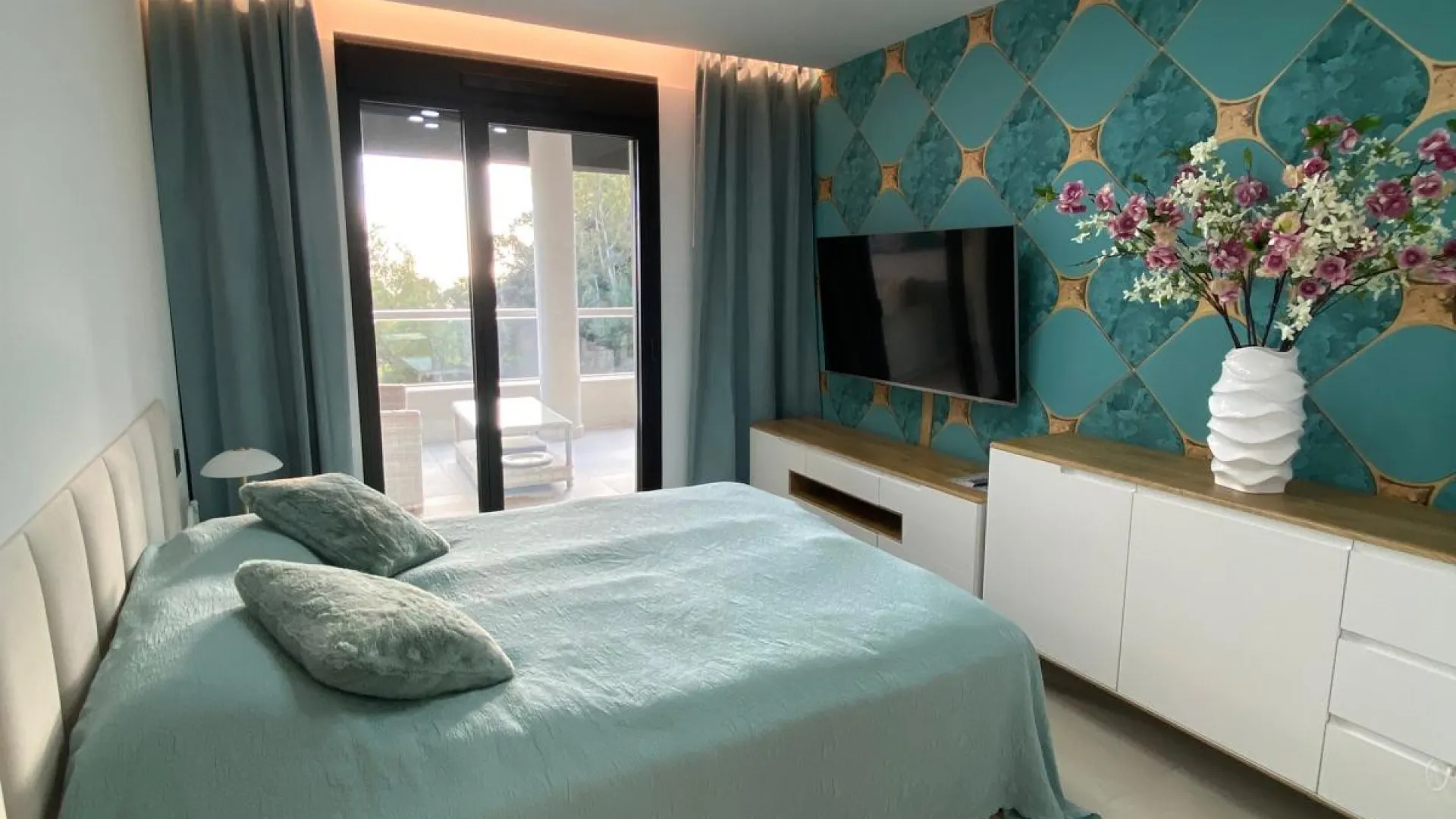 For sale apartment in The Crest with 3 bedrooms