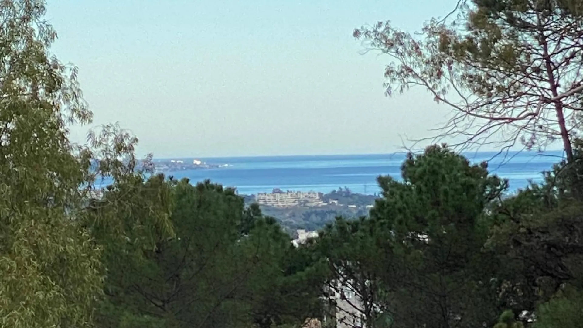 For sale apartment in The Crest with 3 bedrooms