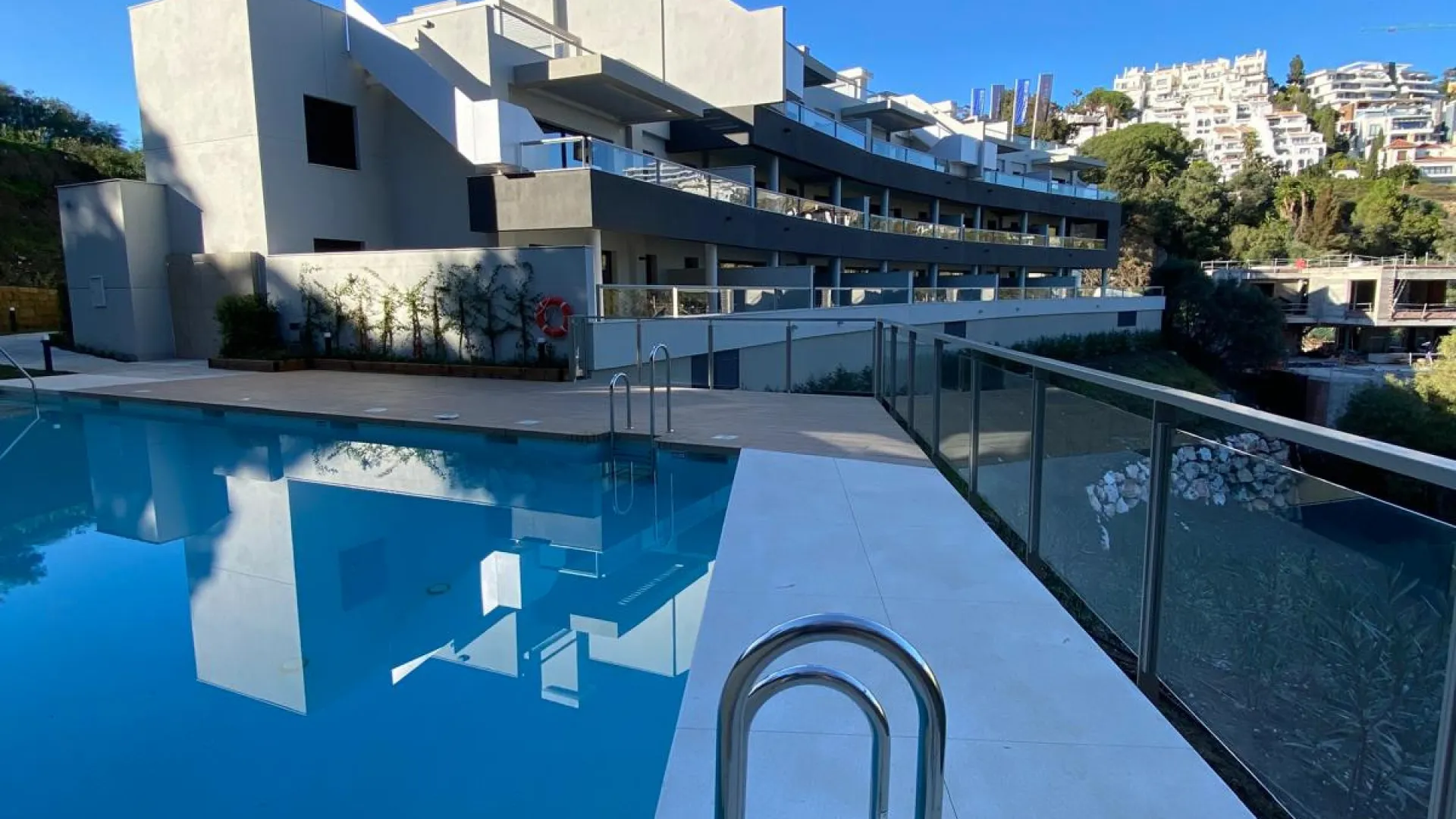 For sale apartment in The Crest with 3 bedrooms