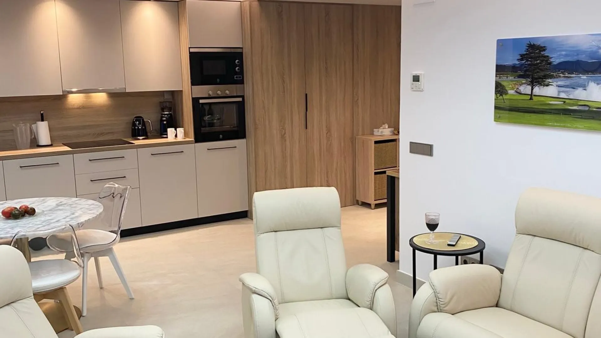 For sale apartment in The Crest with 3 bedrooms